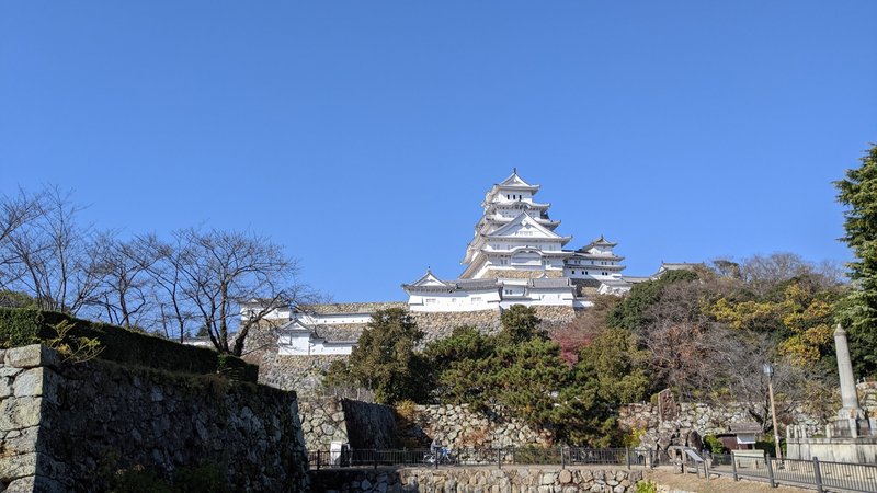 東側からみた姫路城の画像