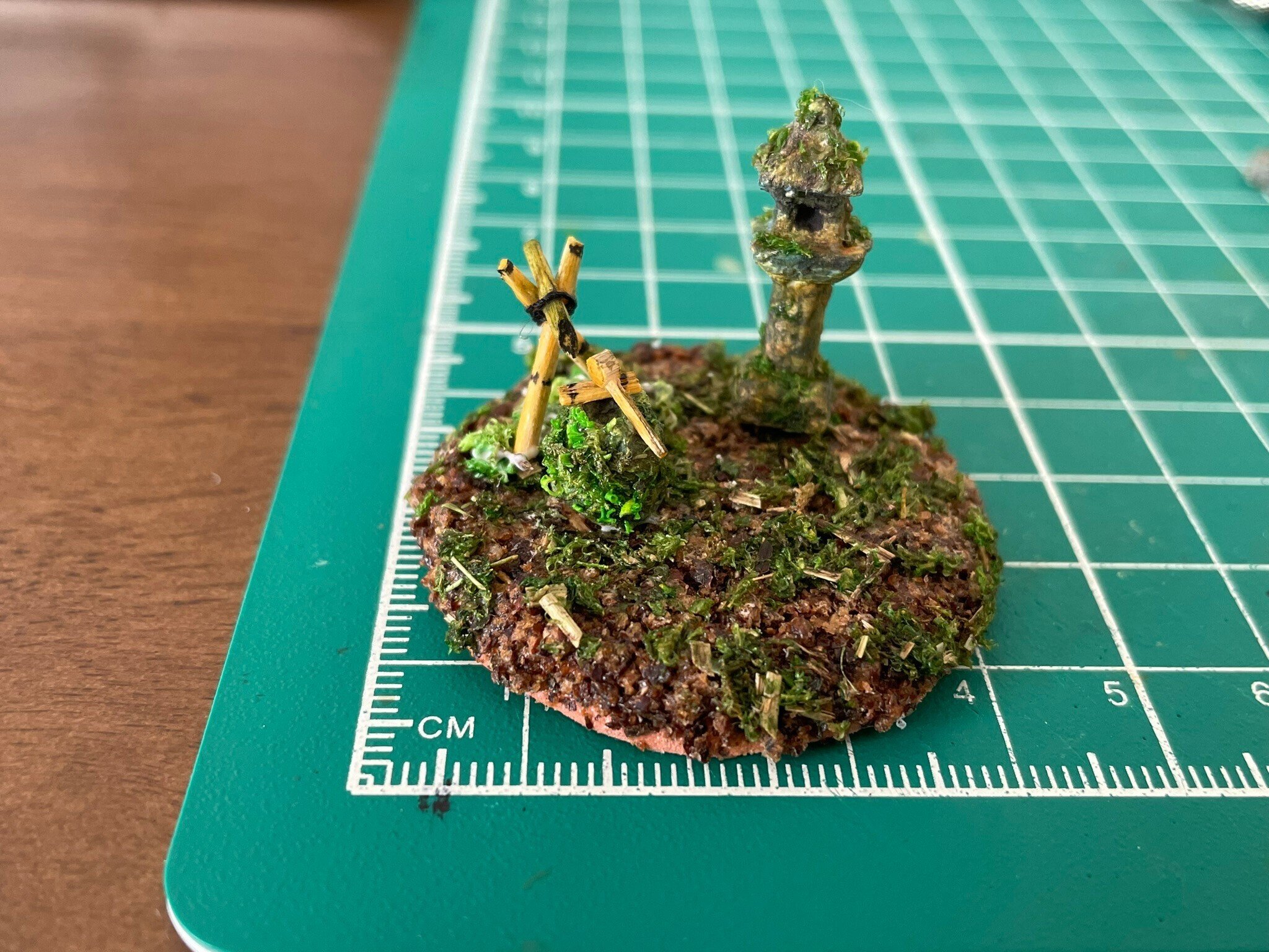 日本庭園　ミニチュア　国産品　手作り 織部灯籠　蹲　オリジナル　筧　セット品 ミニチュア日本庭園①～石灯籠、蹲＆筧、石仏設置～｜goriy66