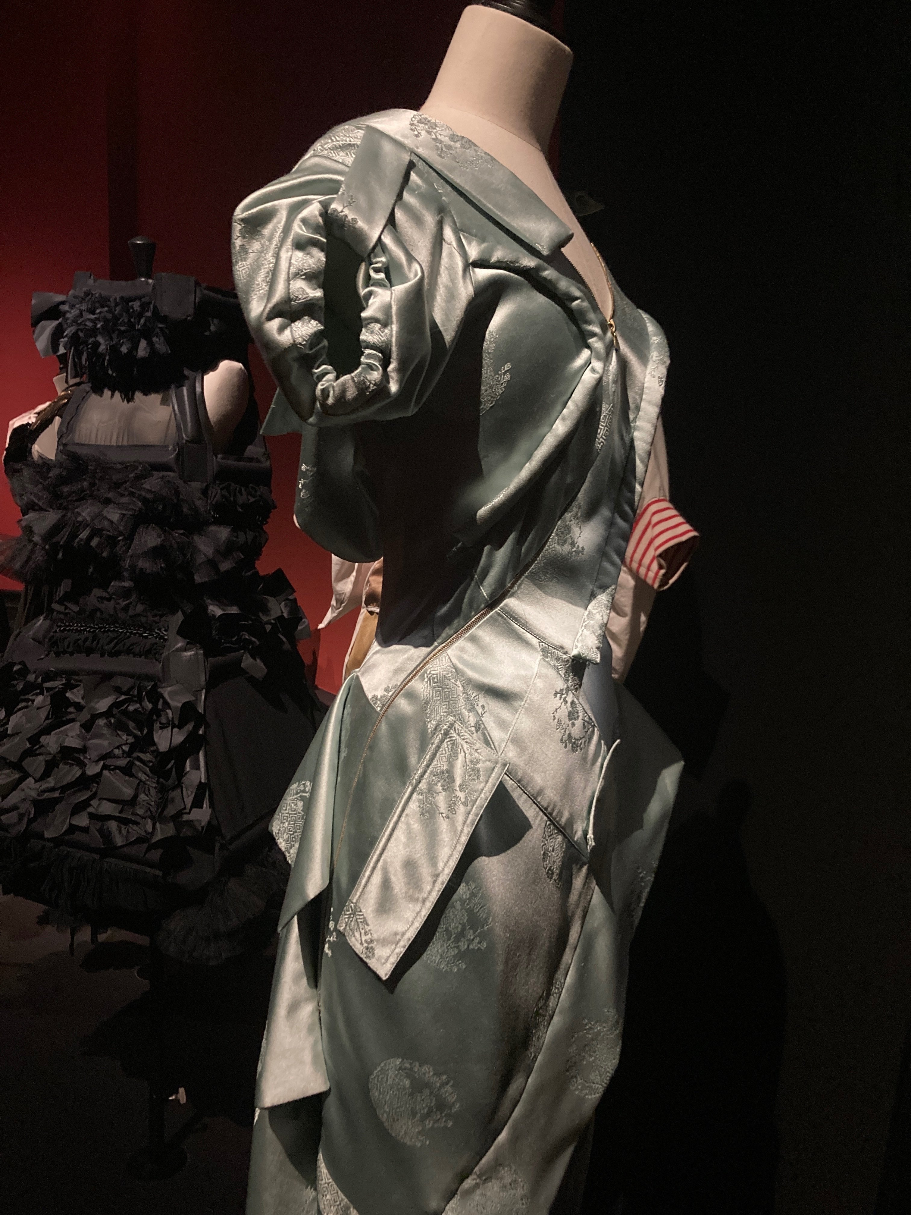 ヴィヴィアン・ウエストウッド‪☆リボンが特徴的なデザインのワンピース‬