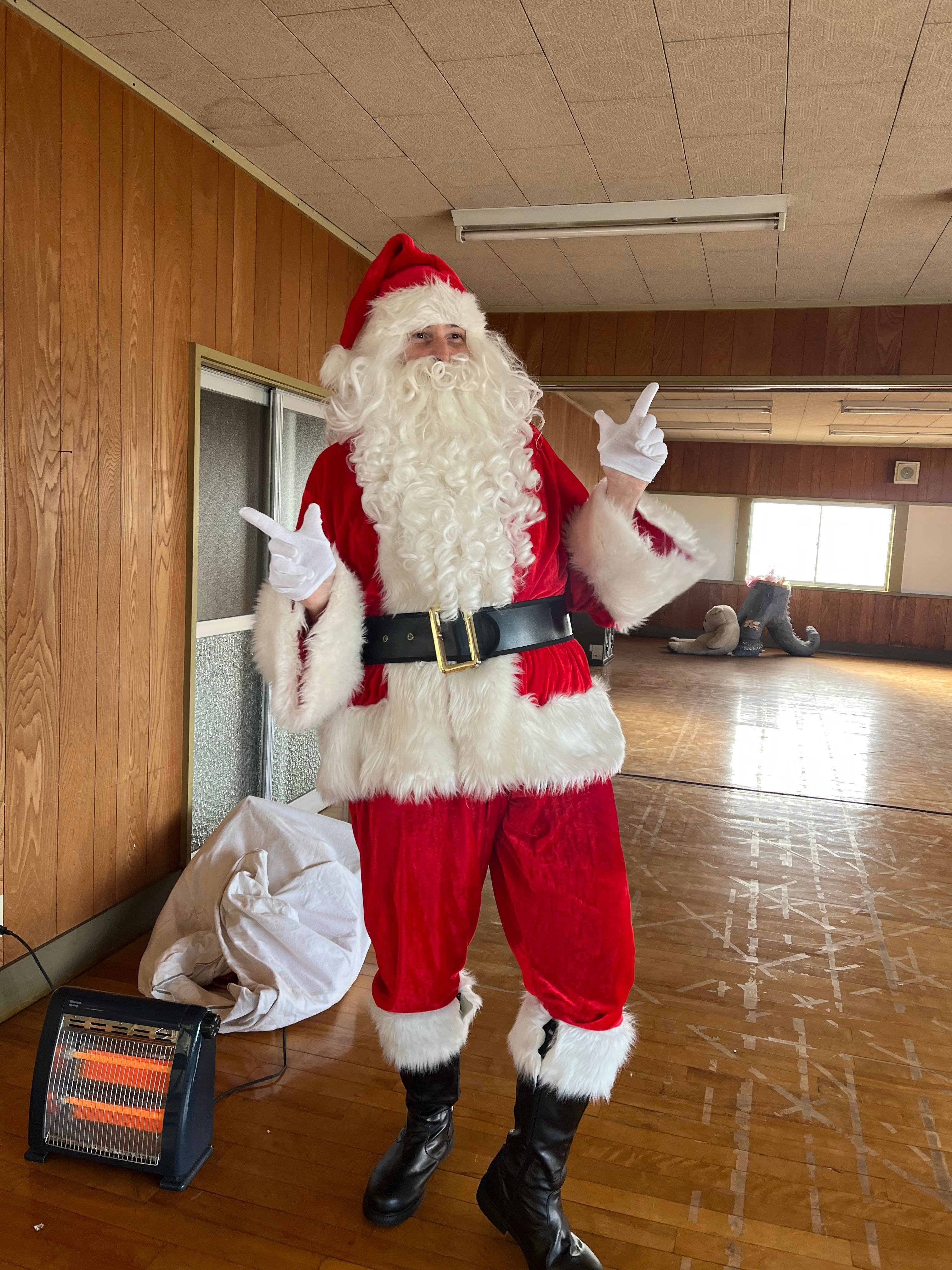 サンタが街にやってきた！｜陵光ゼミナール