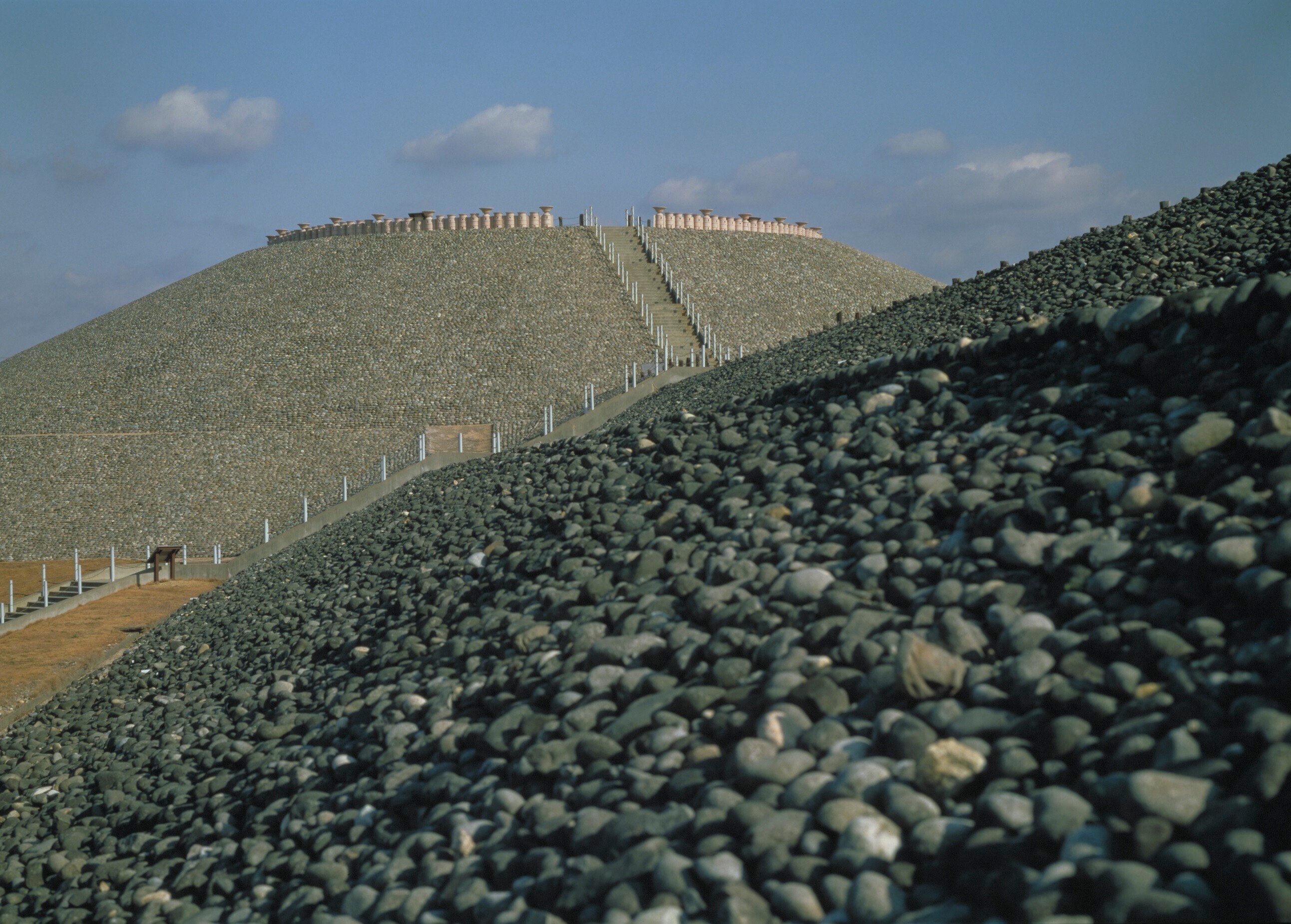 築造時は国内最大級 巨大古墳に誰が眠る？ 五色塚古墳を電磁波探査