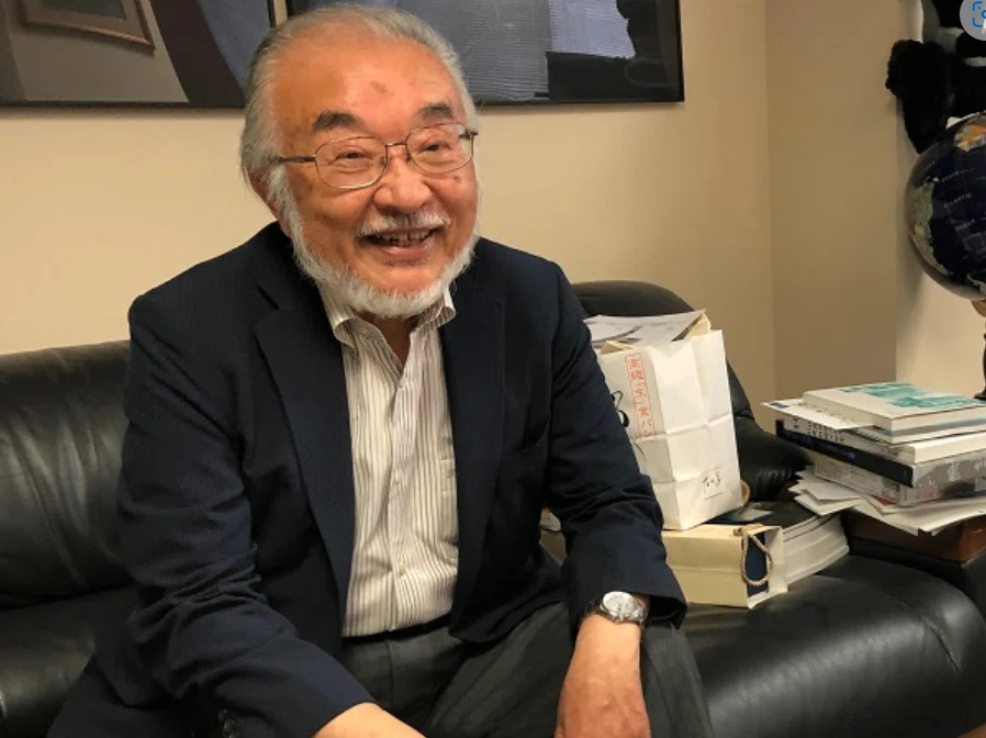 サイン本)インドネシアの旅 ジャワとバリの火山 尾池和夫 尾池和夫元総長と寮のシャワー｜山チュー
