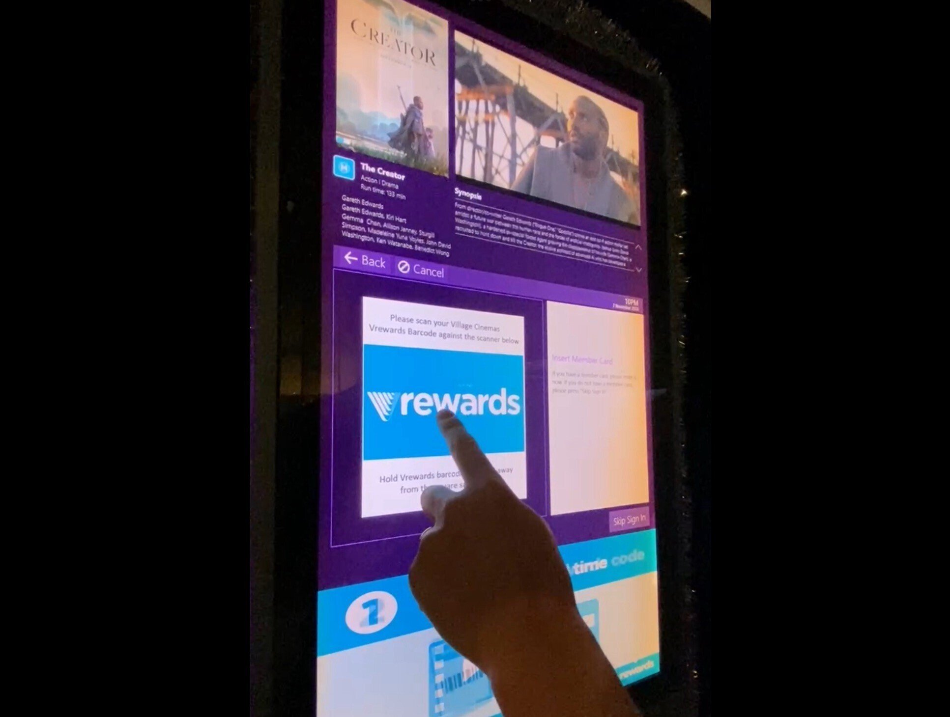 外国映画 400円コーナー 外国映画 400円コーナー アメリカで大人気のICEEが日本上陸😭💙 12
