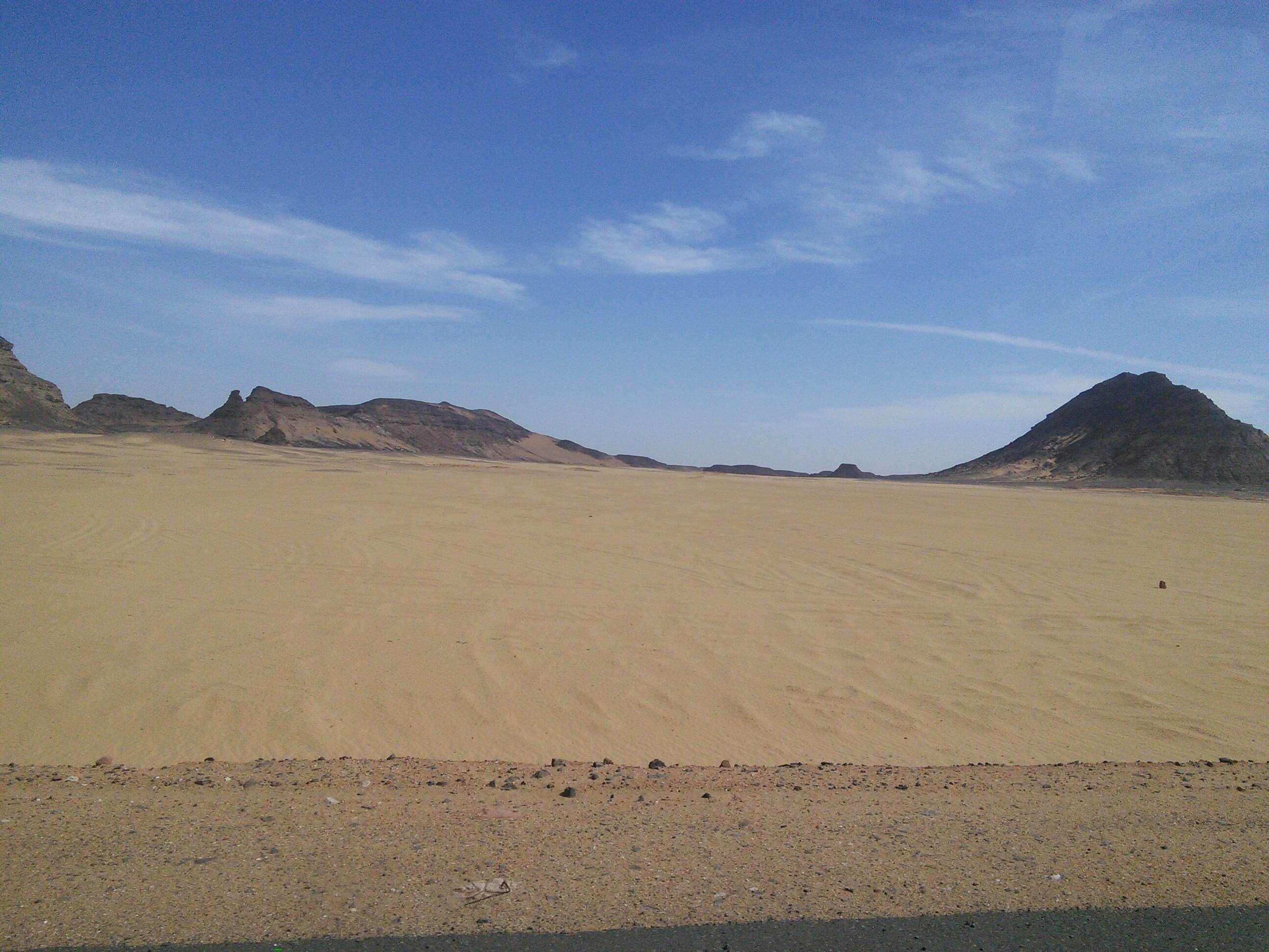 エッセイ ”さばく”は沙漠か砂漠か 写真 2023年12月20日｜ひろと