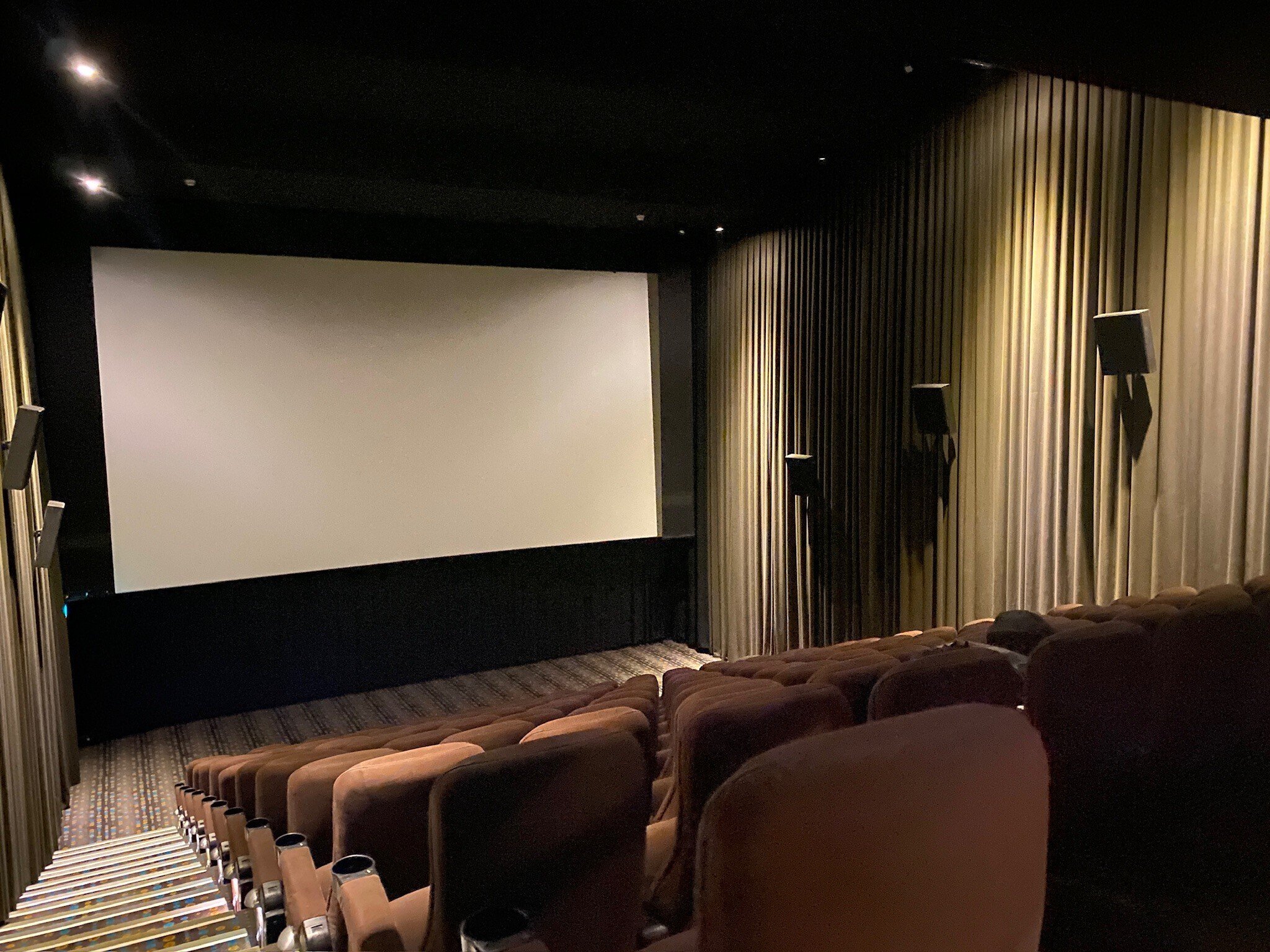 初めての海外での映画館体験レポ｜ナオタロウ