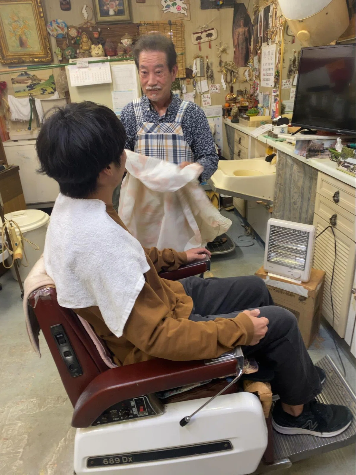 昭和レトロ散髪屋 サインポール 椅子 消毒ボックス！！！