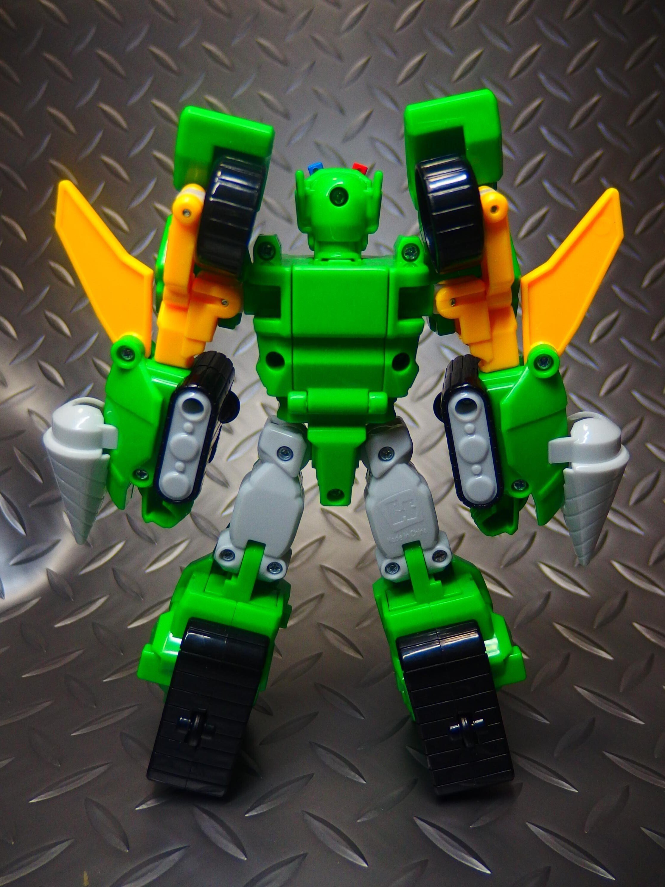 変形ロボ][中国玩具]卓上玩具レビュー308 花心机车侠 ファシンチー