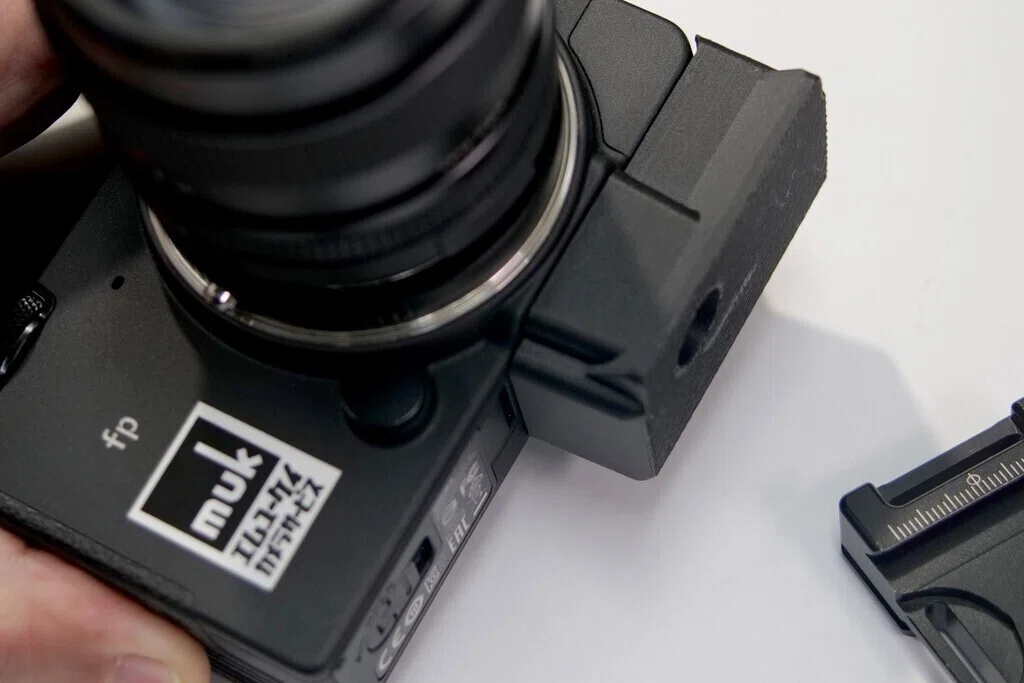 巷にあるSIGMA fp のアクセサリ: 2023年12月22日追加差分｜Takuma
