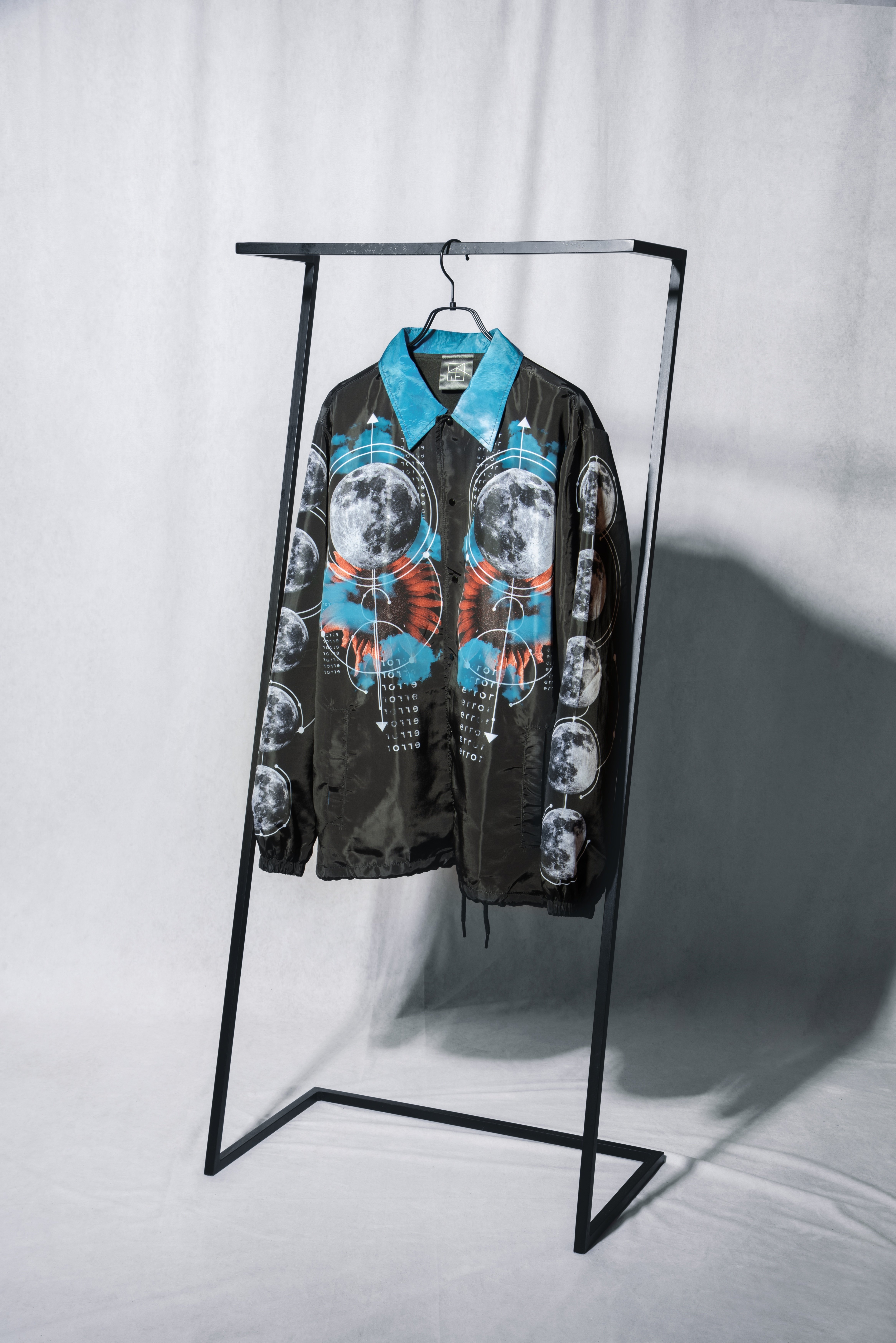 来世へ游ぐ者のライトブルゾン歪