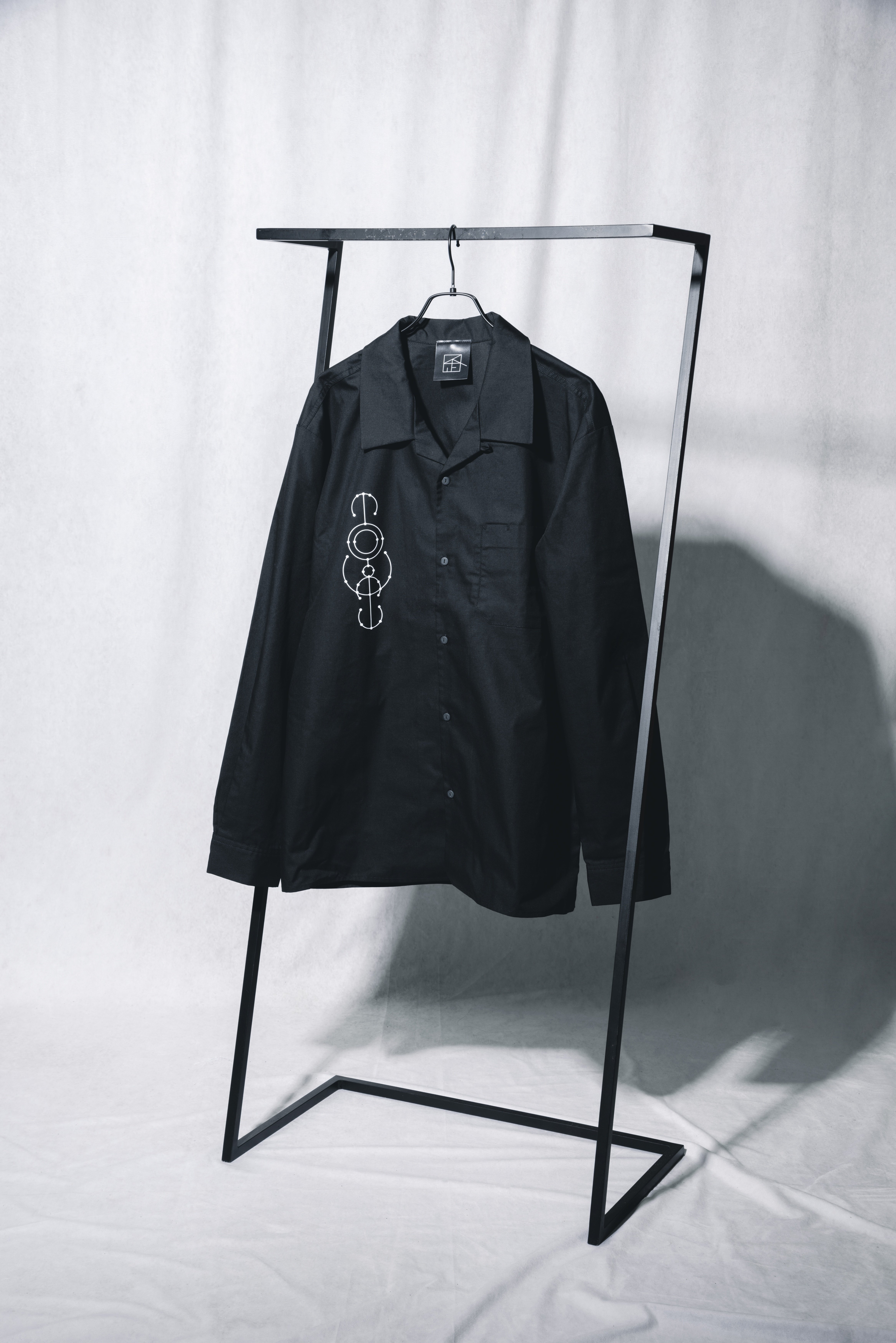 来世へ游ぐ者のライトブルゾン　歪 新作「切望する輪廻」紹介｜歪hizumi