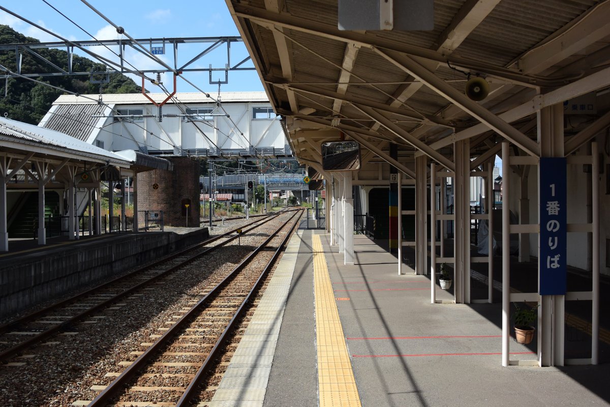 小浜駅のホームの写真