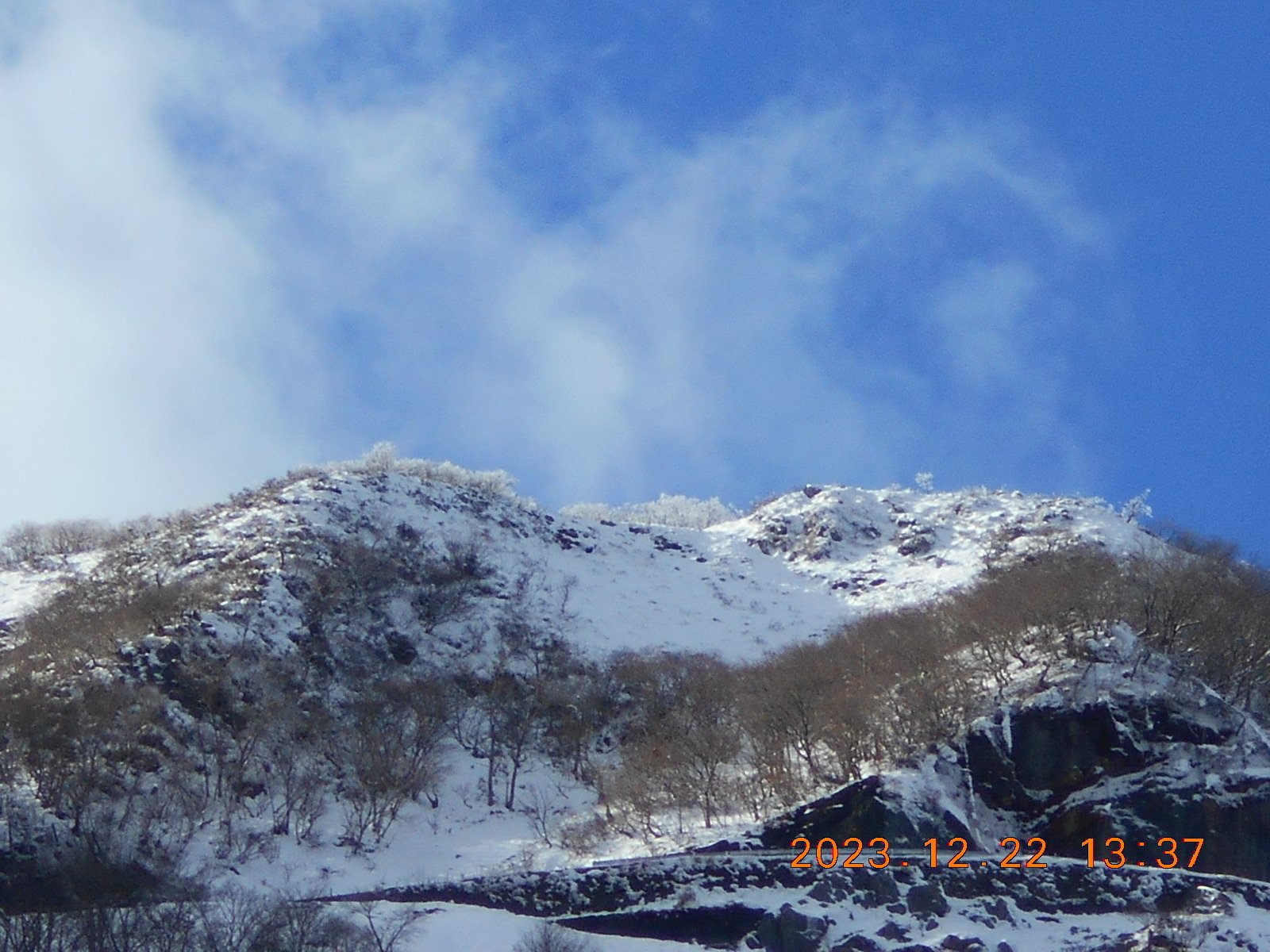 伊吹山冠雪