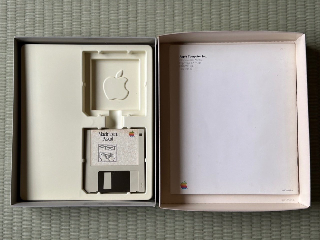 【中古】 Ｍａｃｉｎｔｏｓｈ最新なんでも用語事典 ２００２ー’０３/技術評論社/最新Ｍａｃ用語事典編纂委員会 今すぐ使えるかんたん Mac完全ガイドブック［改訂第4版］ | 技術