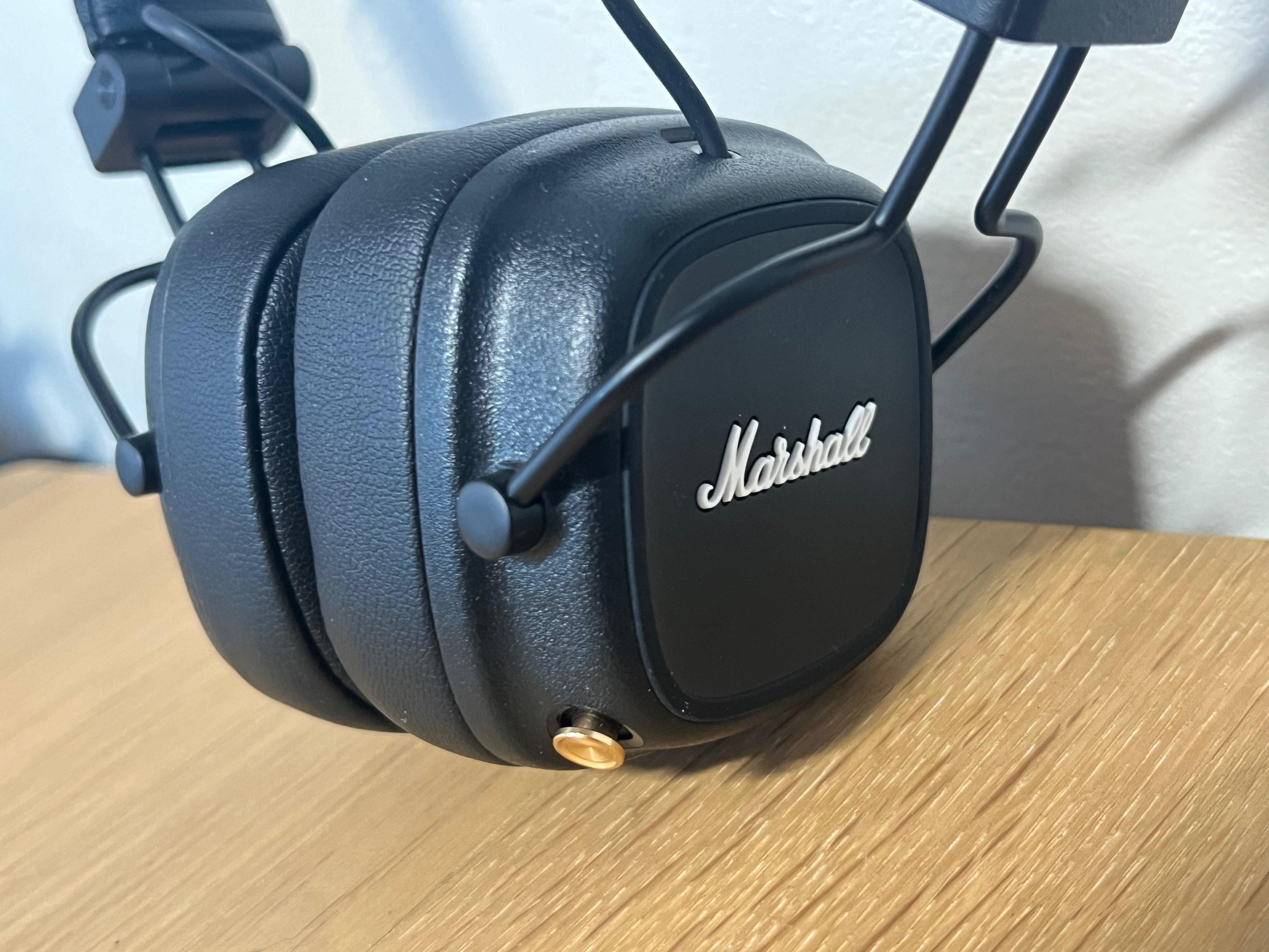 Marshall Major IV(充電コードなし) Marshallサウンドを最大80時間再生！さらにワイヤレス充電にも