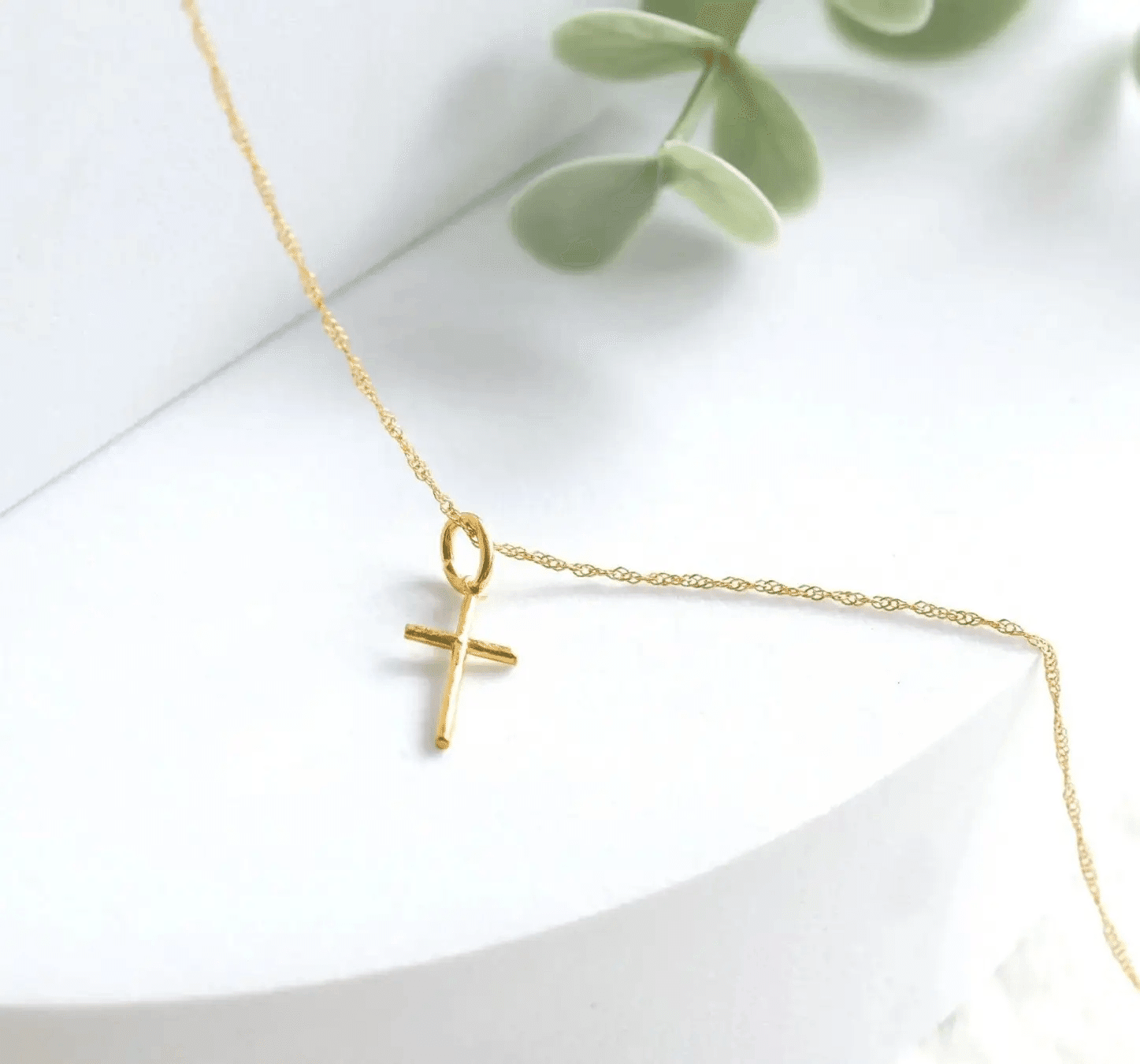 世界的に価値のある素材で、最強の「純金のクロスペンダント」が誕生 世界的に価値のある素材で、最強の「純金のクロスペンダント」が誕生