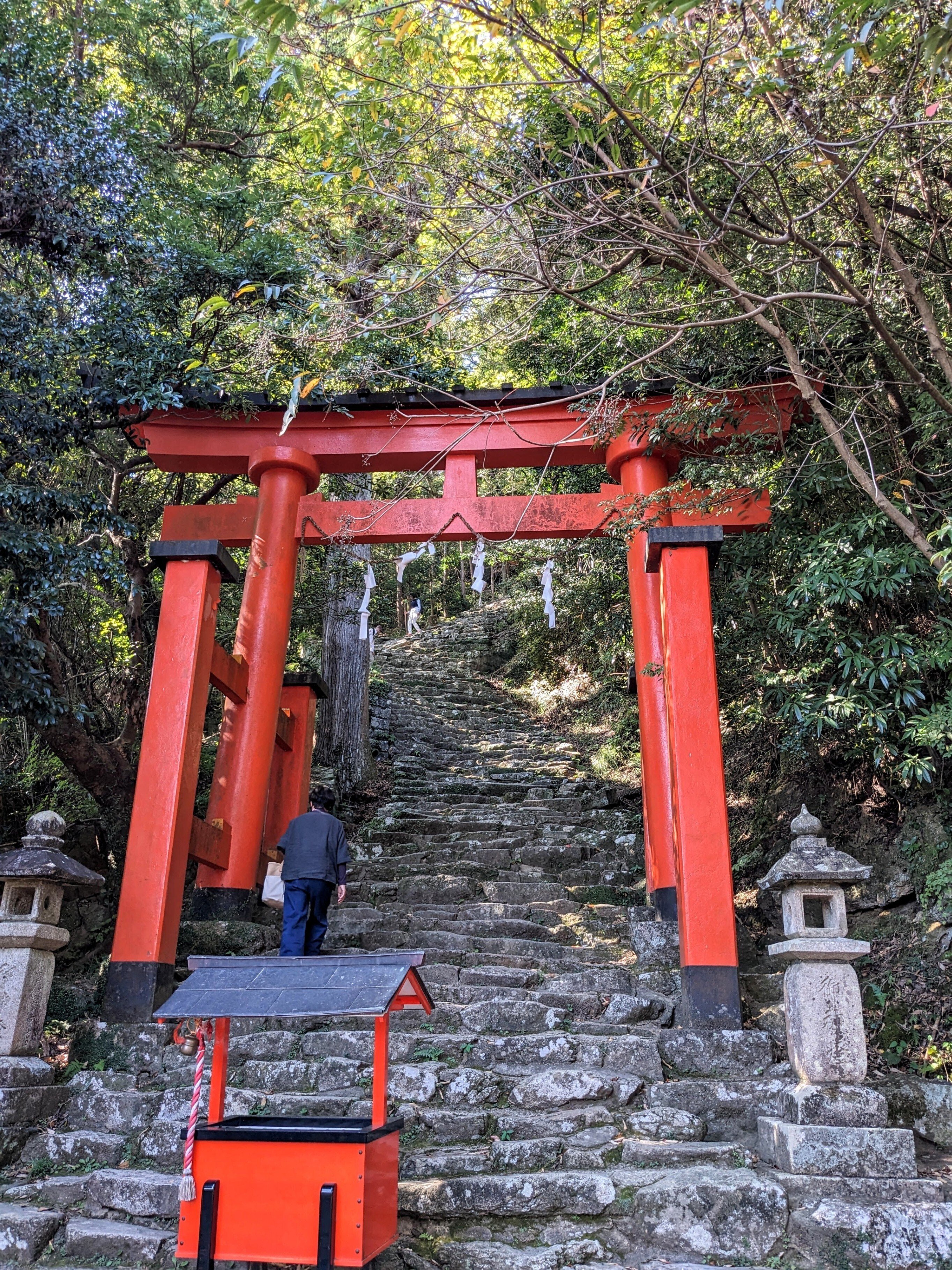 南紀熊野 奇岩巡り⑥ 「神倉神社」|flow Essence 美年~mitoshi~ 南紀熊野 奇岩巡り⑥ 「神倉神社」|flow Essence 美年~mitoshi~