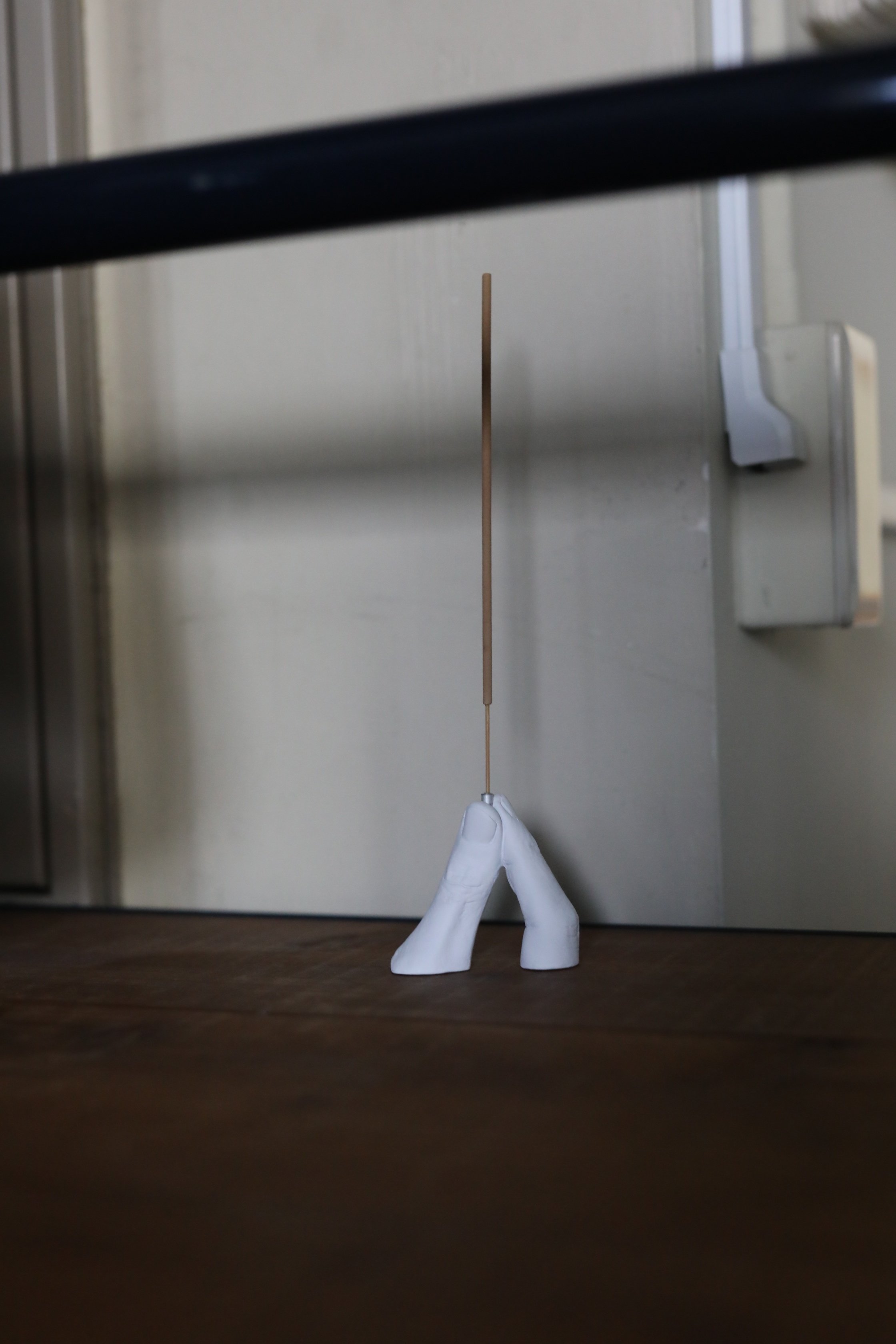 そっと花を摘むようなお香立て【FREEPARK】｜FREEPARK＠自由が丘の