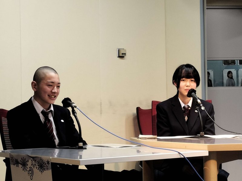 放送では、将来の夢について質問がありました。また、旭川盲学校の中学部３年生と交流をしました。