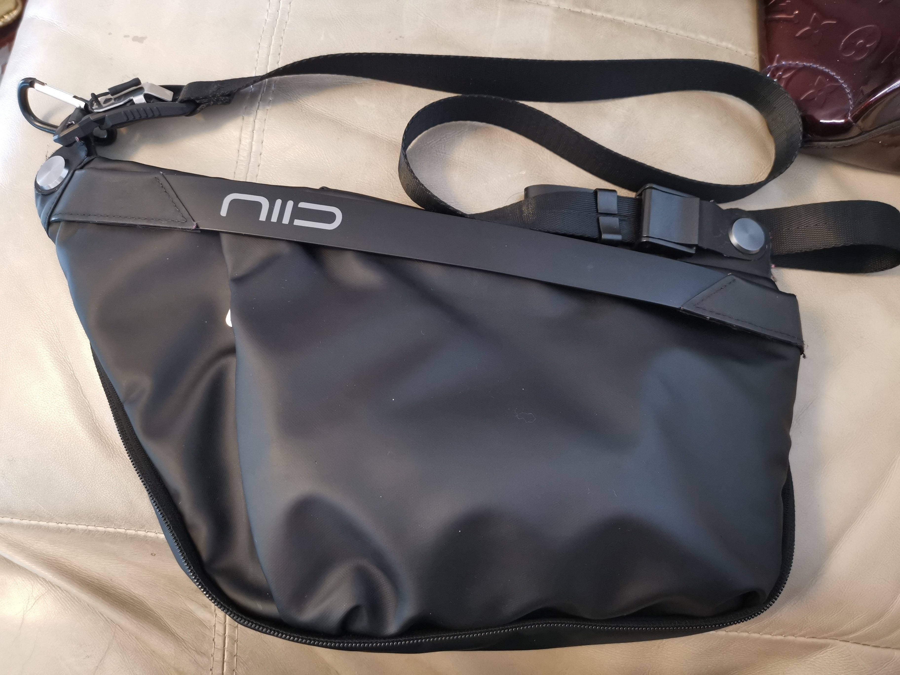 こんなに気に入るとは ／スリングバッグ NIID fino IV｜若葉