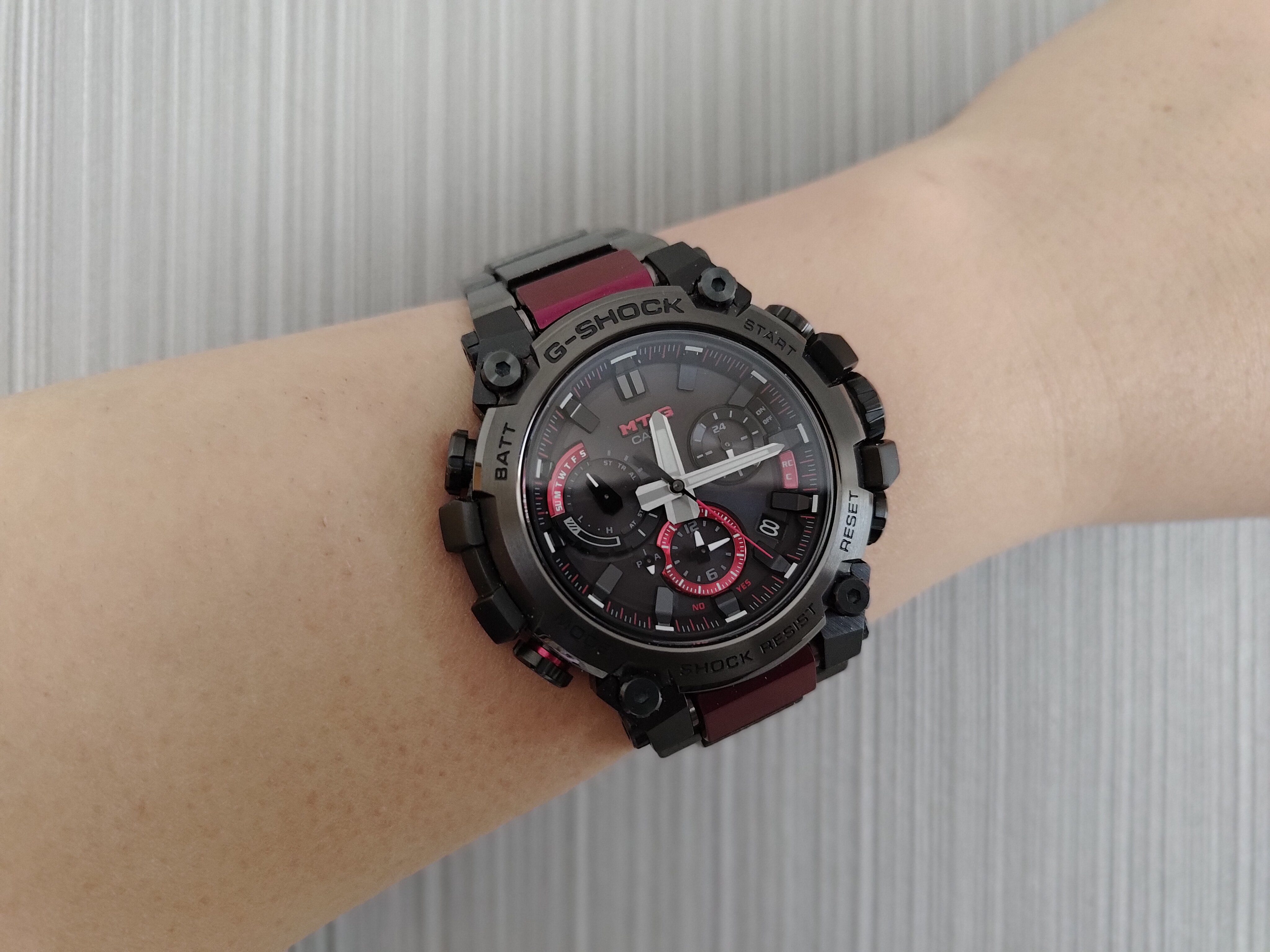 時計 G-SHOCK MT-G G-SHOCK(40周年)】アニバーサリーイヤーに買った「MT-G」｜齊藤