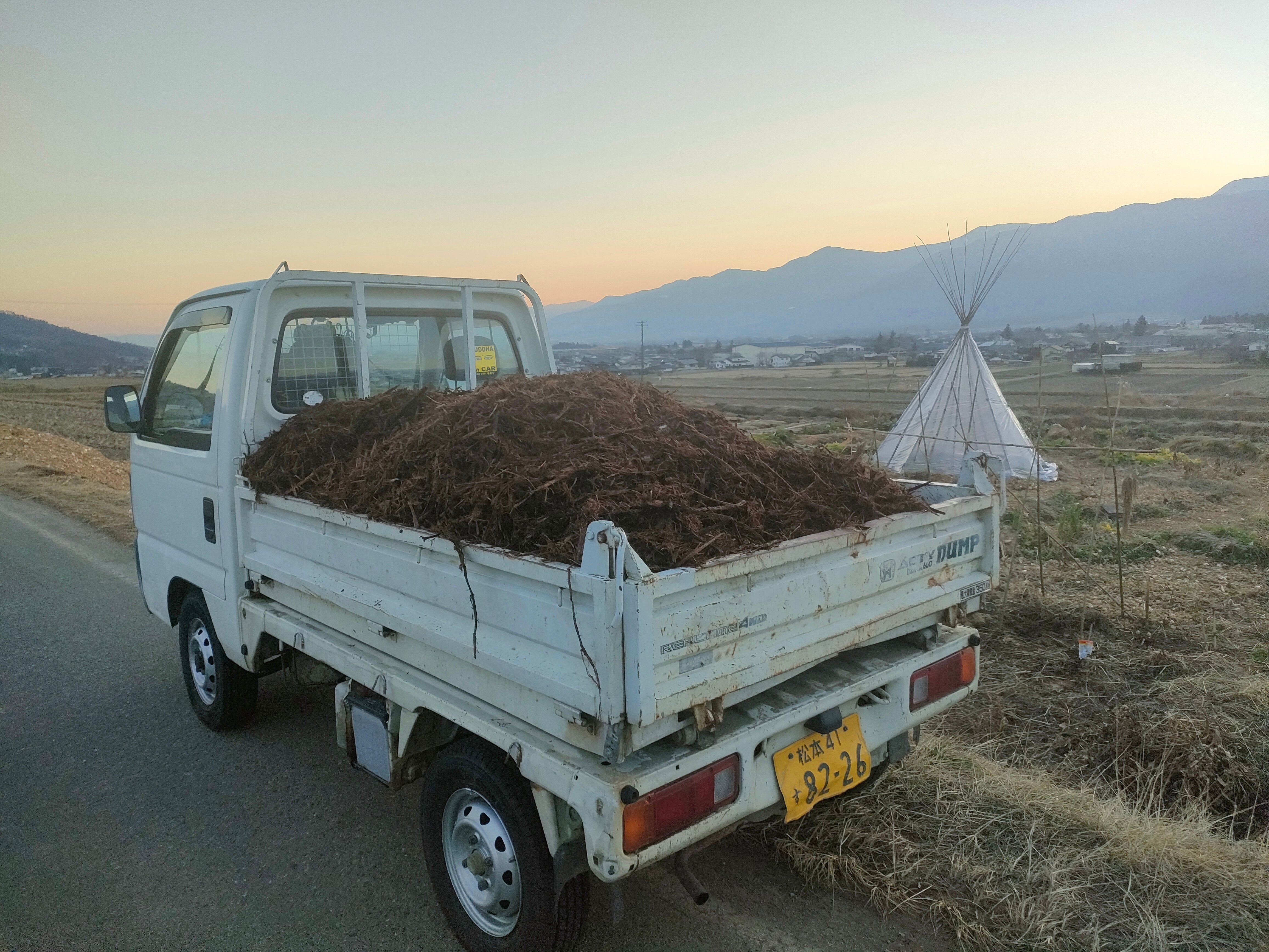 バーク堆肥を手配目指すは森の生態系 リジェネラティブオーガニック