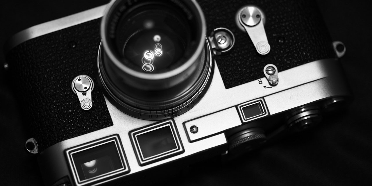 キヤノン　一眼レフフィルムカメラ　最高峰　 F-1 カタログ&価格表　1976年 キヤノン 一眼レフフィルムカメラ 最高峰 F-1 カタログ&価格表