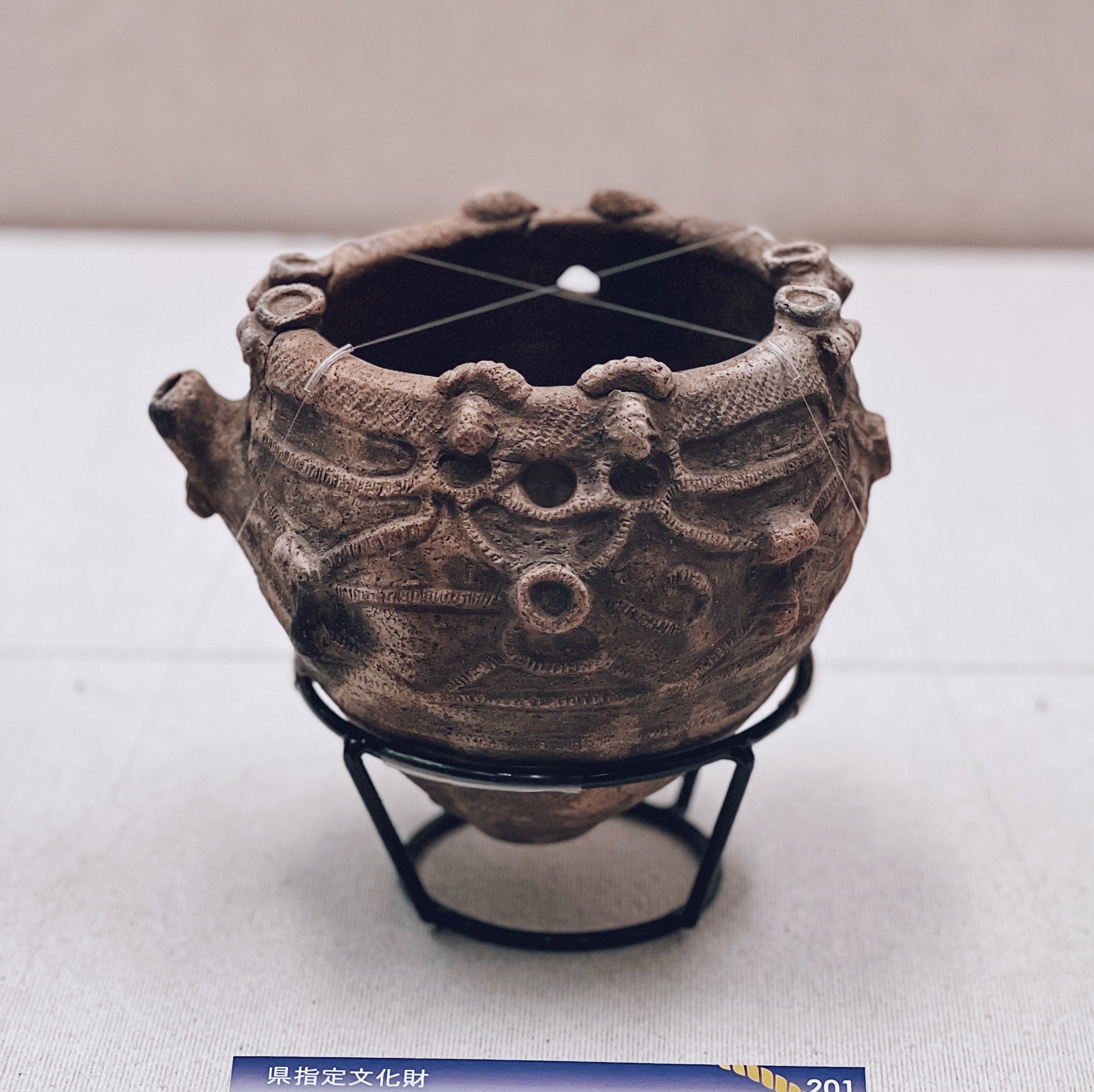 「板状土偶の破片」です。 板状土偶神経衰弱