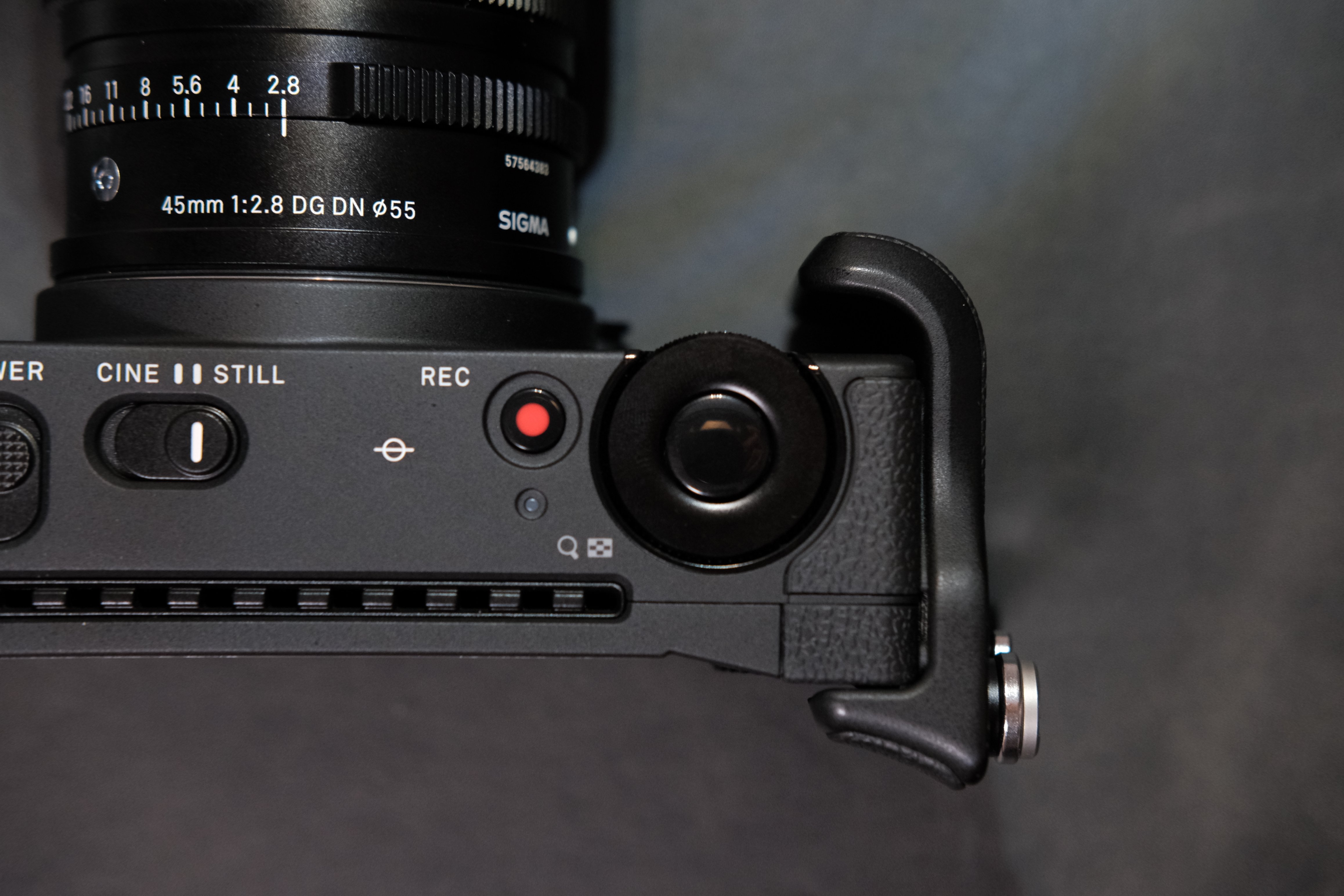 SIGMA fpを購入して一撃で好きになった話。|またべえ SIGMA fpを購入して一撃で好きになった話。|またべえ