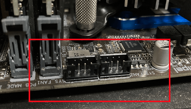 デスクの下のMini-ITX。 GIGABYTE H610I と余り物パーツで小さい デスクの下のMini-ITX。 GIGABYTE H610I と余り物パーツで小さい