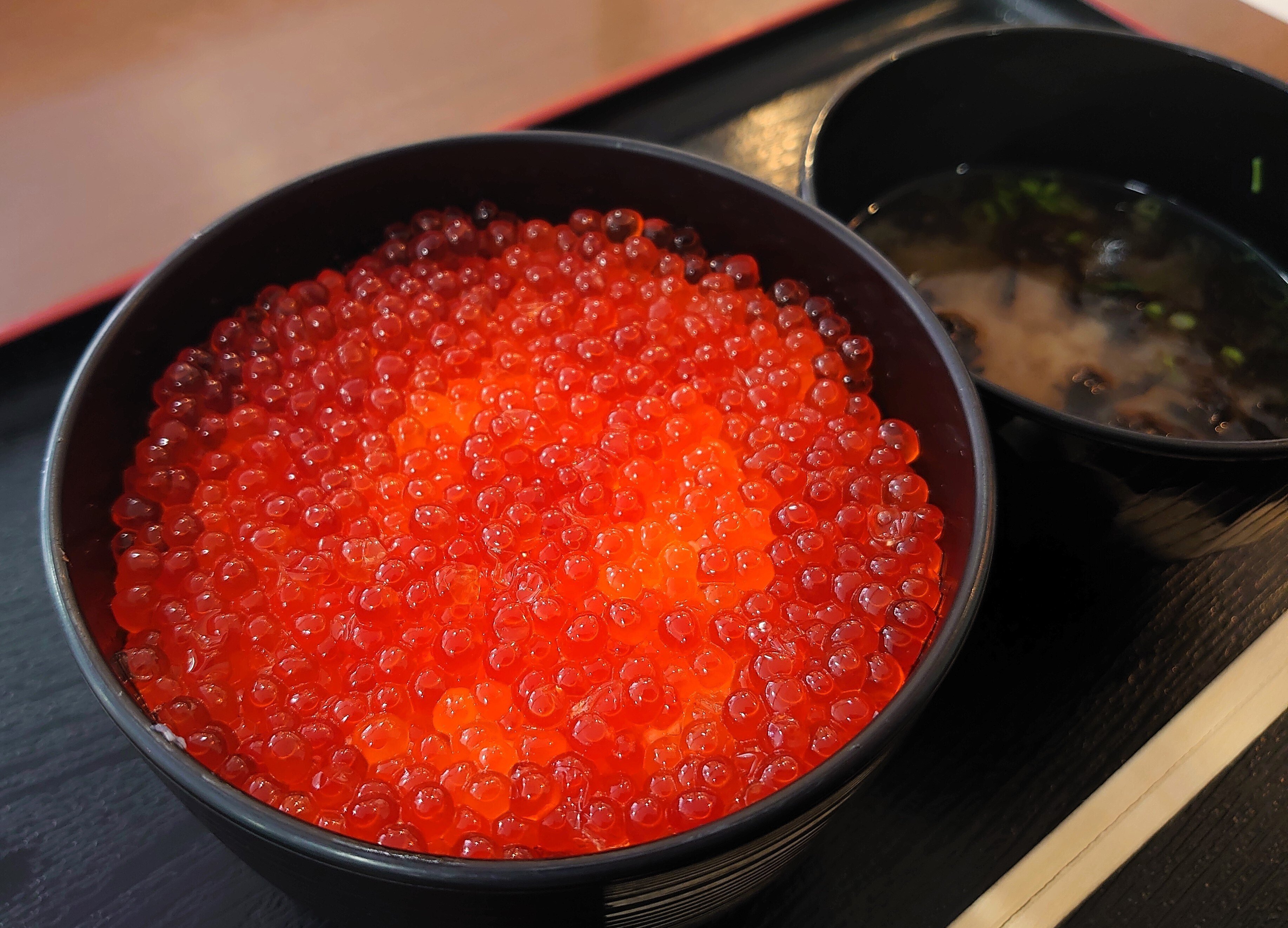 コスパNo.1？のイクラ丼／函館「あずまし亭」｜菅野ノリヒコ