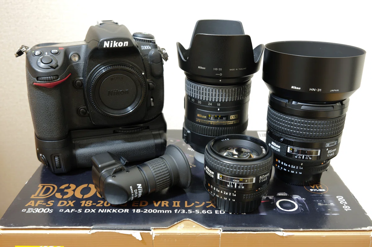 ニコン Nikon D300 《S数45,979回》（Nikon D300）