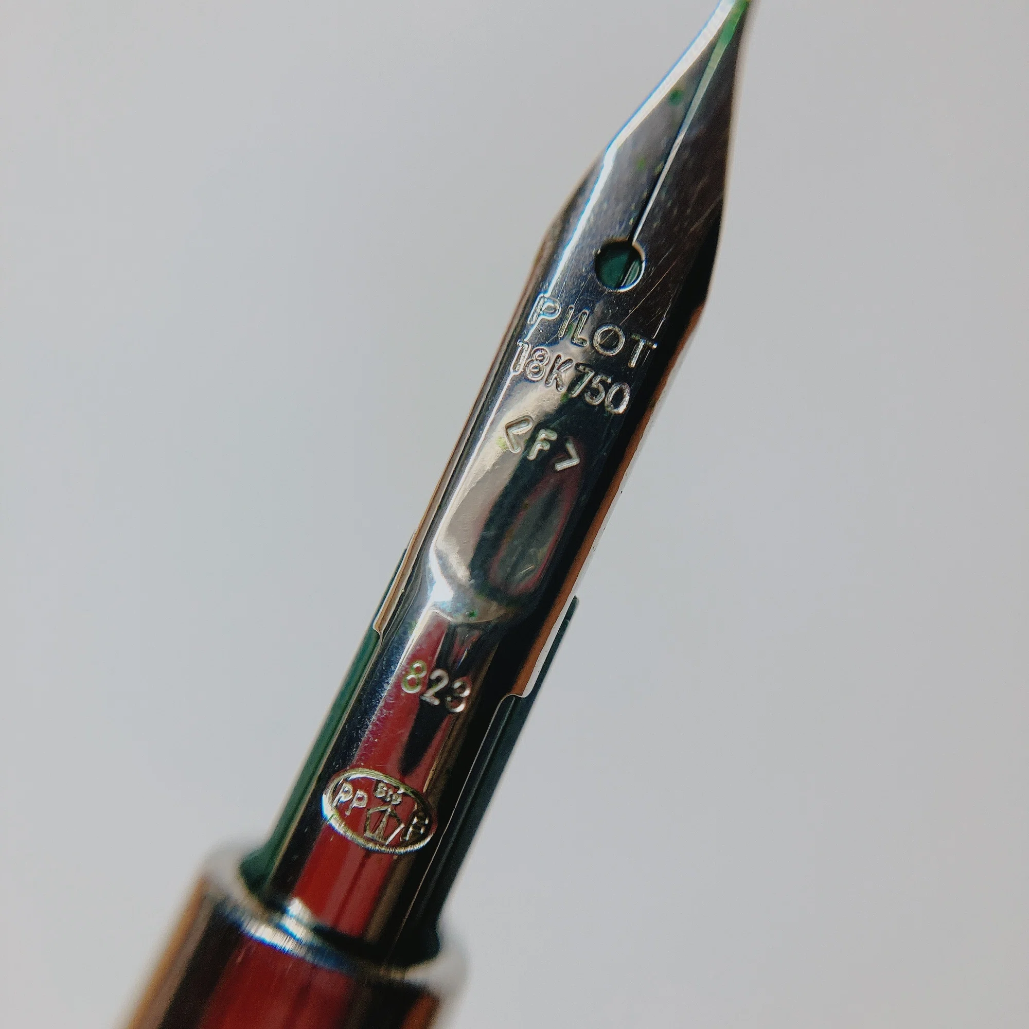 PILOTキャップレスストライプ箱付き付属品付き完品万年筆ニブF 【公式 