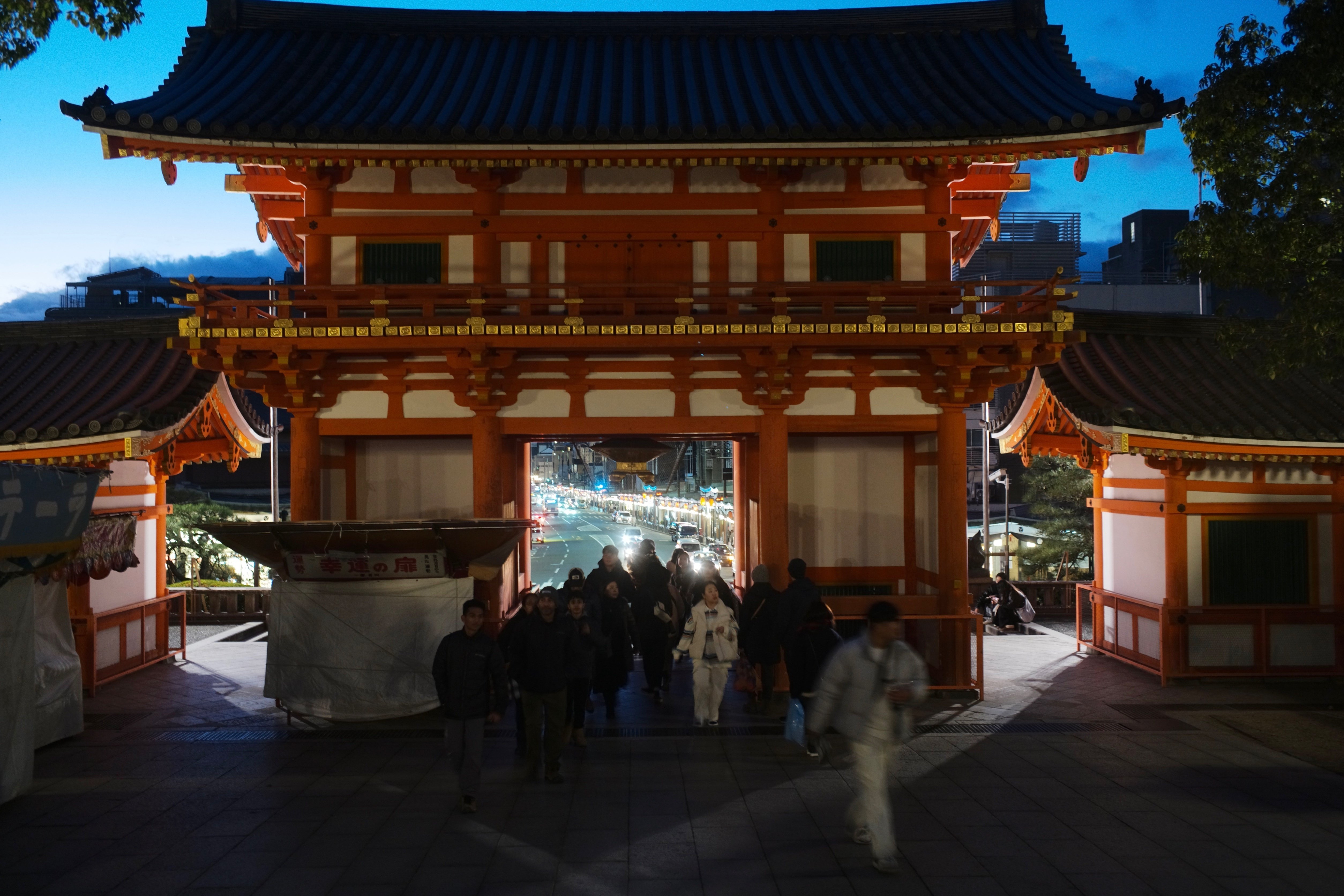 ライカを持ち薄暮の京都祇園を歩く｜太郎さん