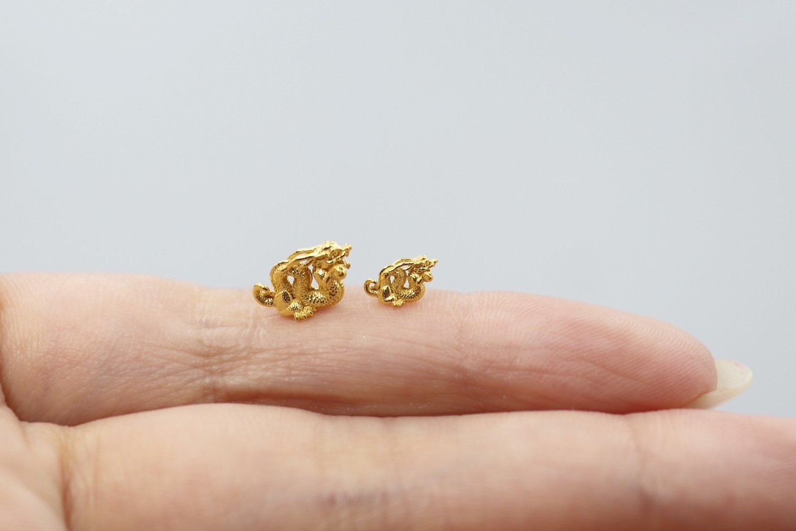 世界最小?「約8mm」極小サイズの【1グラムの純金】の世界 世界最小?「約8mm」極小サイズの【1グラムの純金】の世界
