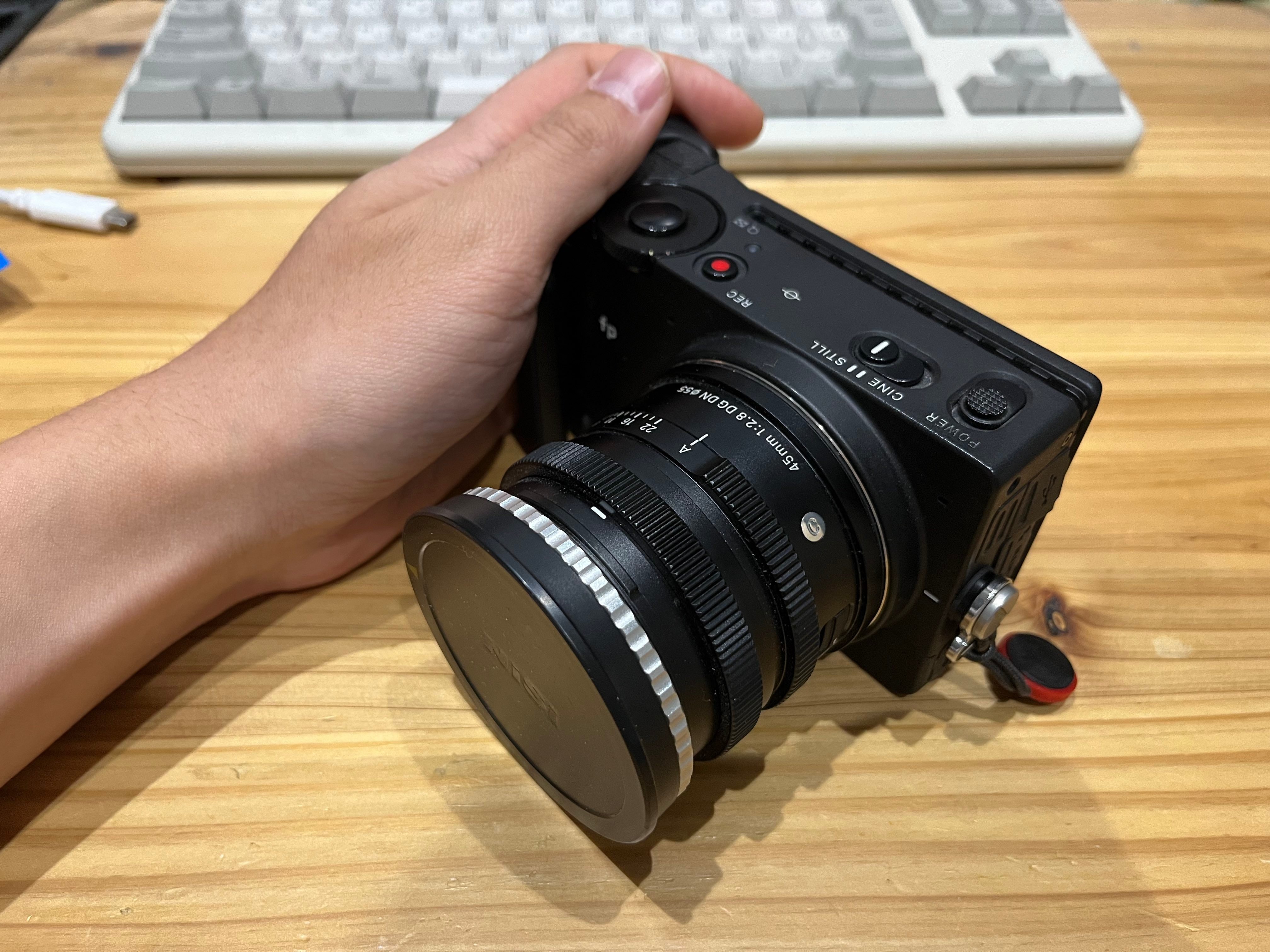 限界独身オタク男性が色々なものを捨ててSIGMA fpを本当のポケッタブル