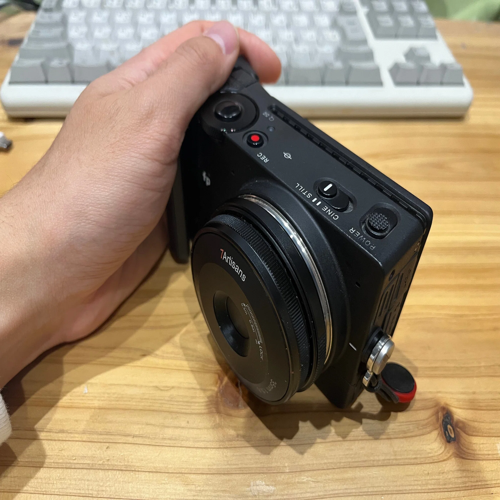 限界独身オタク男性が色々なものを捨ててSIGMA fpを本当のポケッタブル 