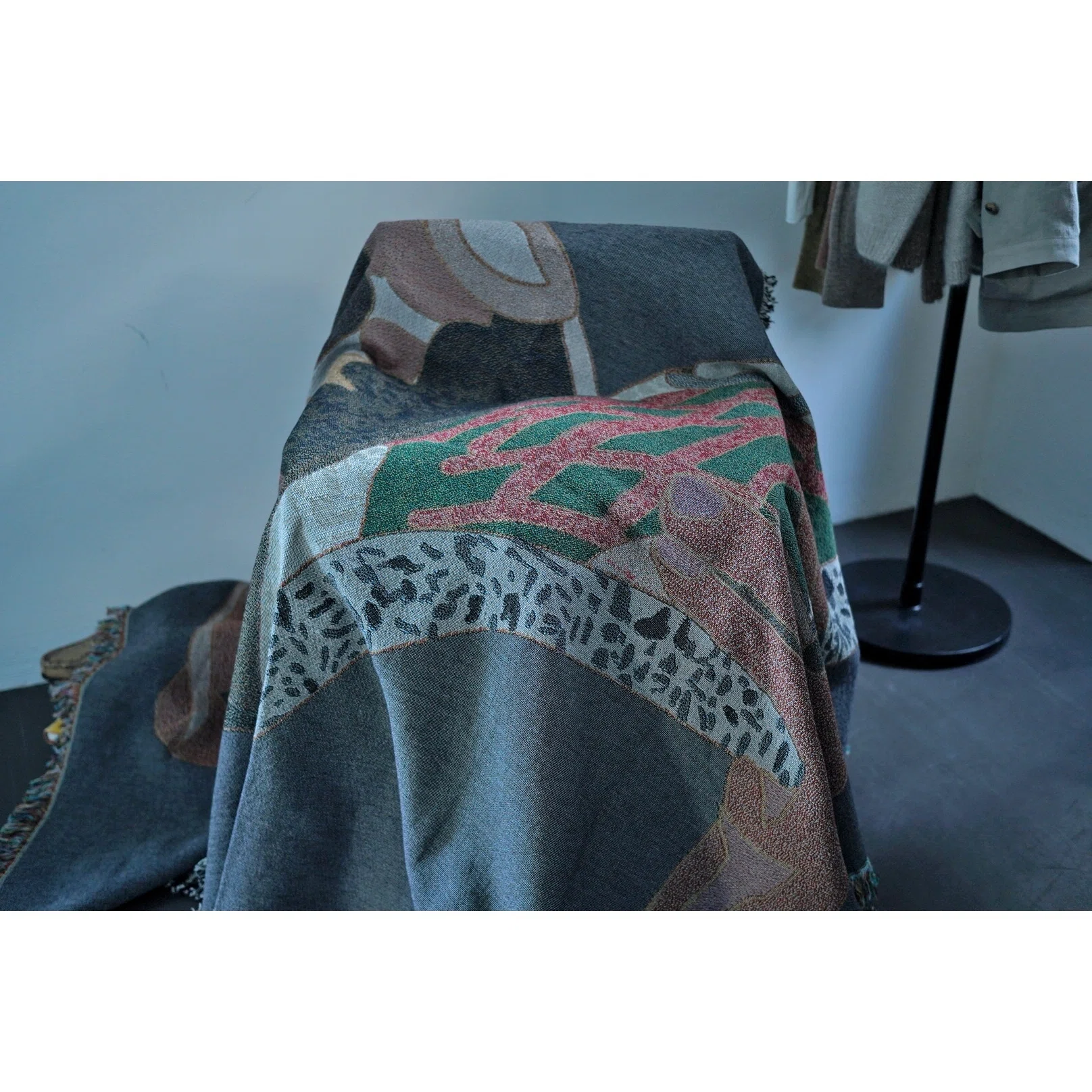 BLESS n° Equipe Green Blanket ブランケット（Puffer Blanket: Banana 