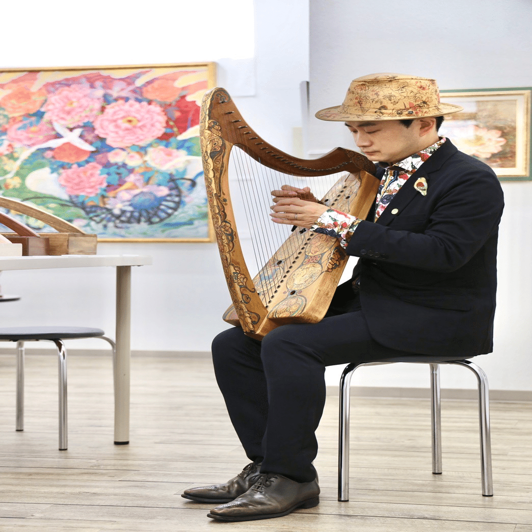 金属弦アイリッシュハープ ユニコーンと野薔薇 22弦 シカモア製 金属