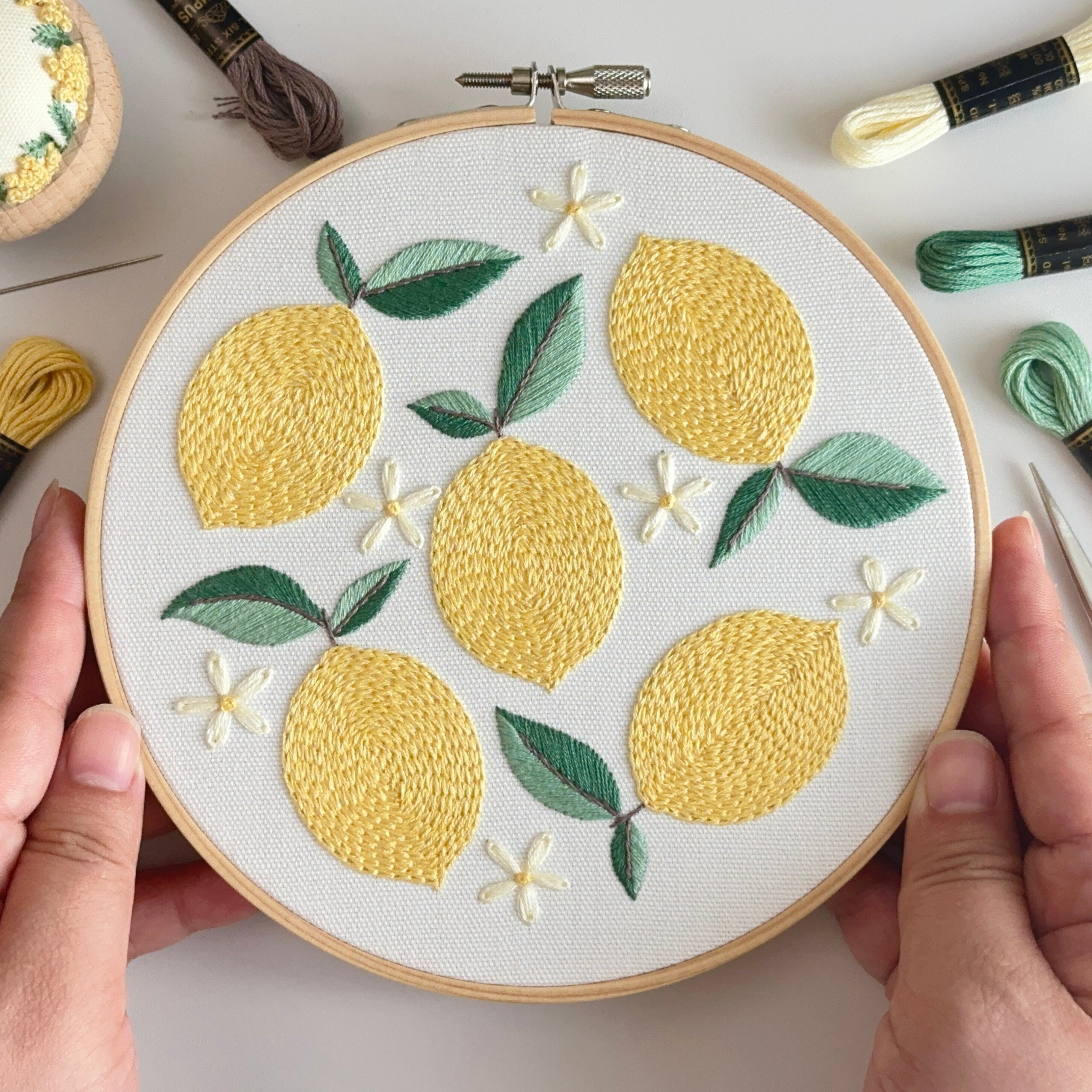 春夏に刺繍したい図案をまとめました🌸｜はなこまち/刺繍作家