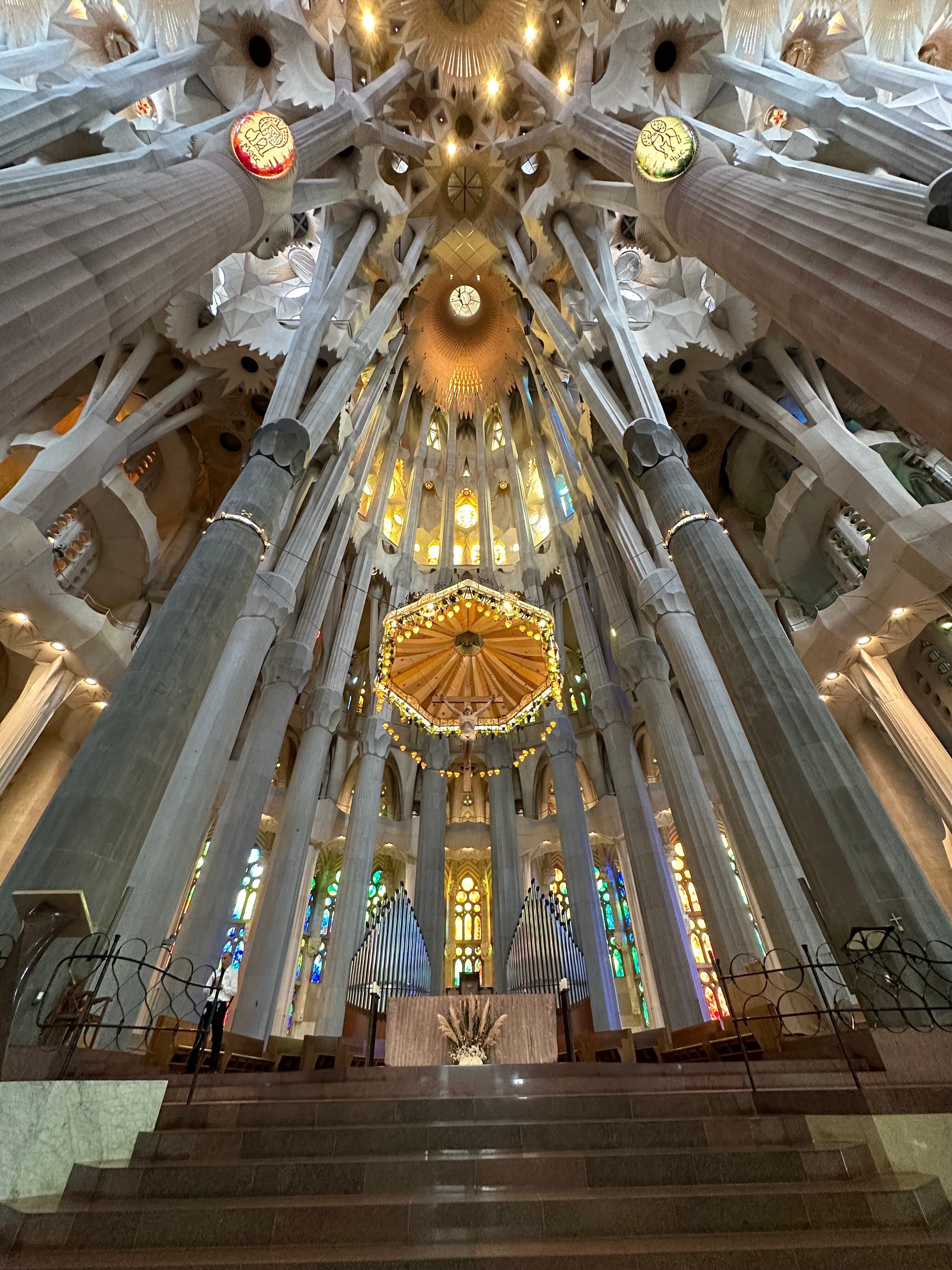スペイン・バルセロナの街でガウディ建築を堪能する｜井上 周