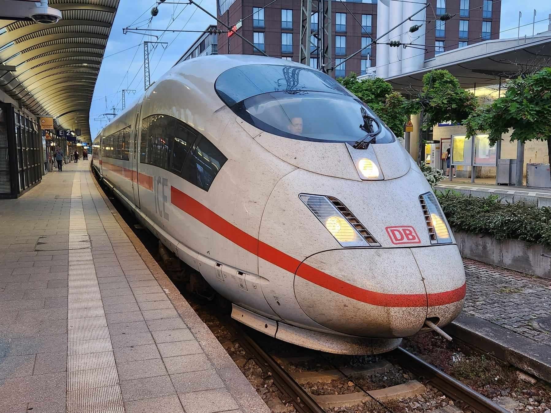 夜行列車で北へ【ドイツ鉄道旅行2023】|Siegbergbahn 夜行列車で北へ【ドイツ鉄道旅行2023】|Siegbergbahn