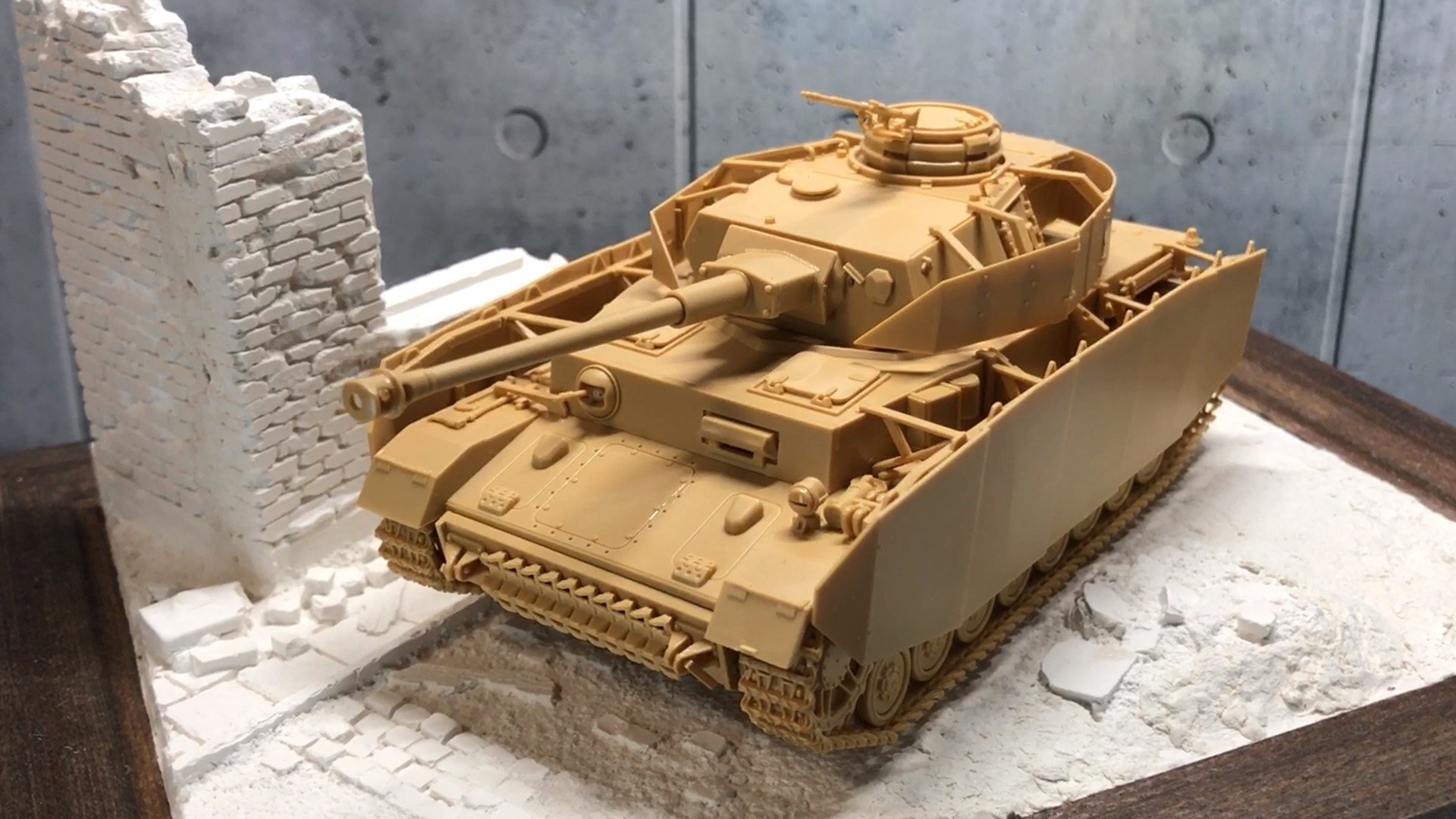 タミヤ 】ドイツⅣ号戦車H型（後期型）1/48【戦車 プラモデル