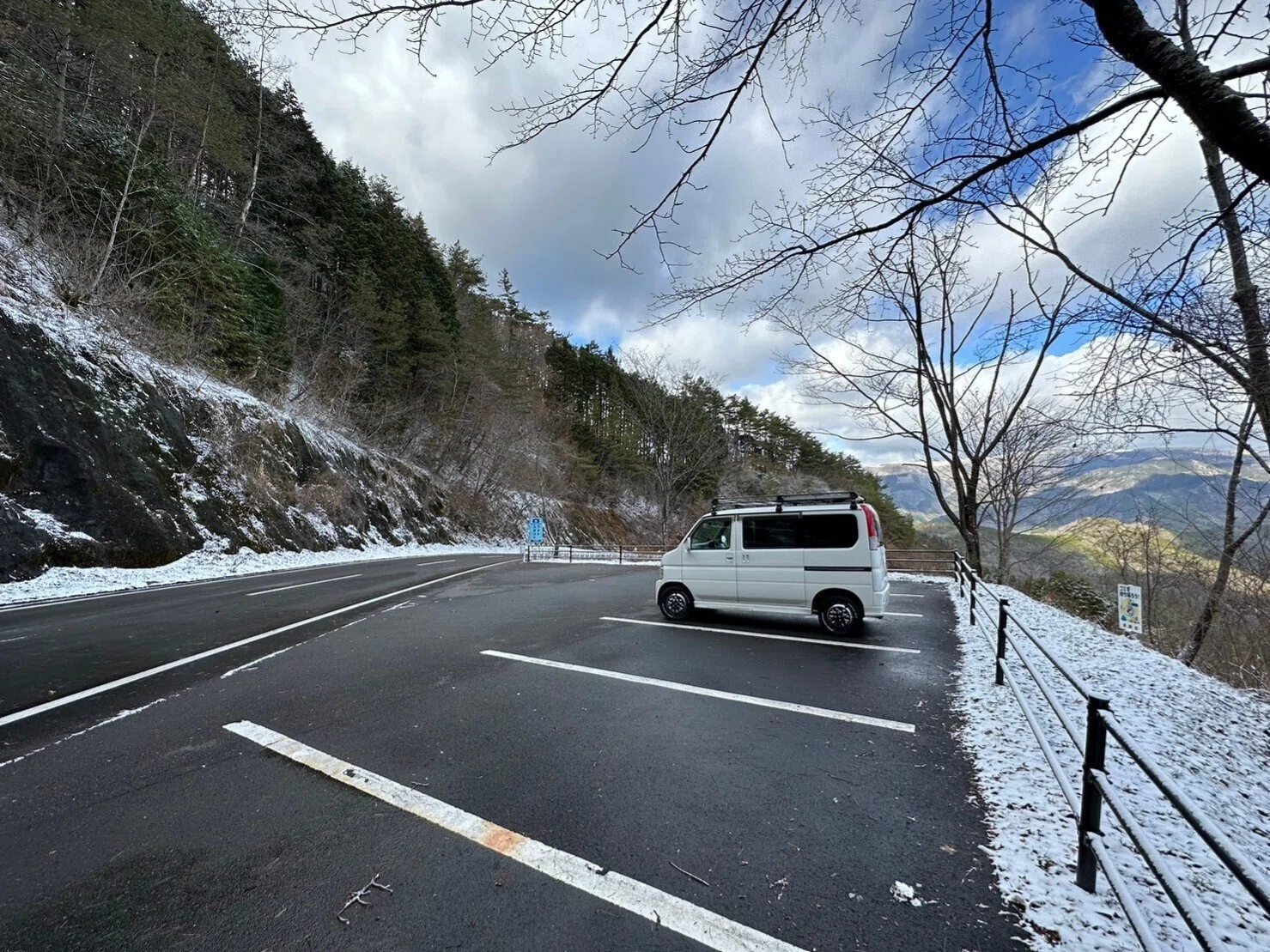常夏の国の民、人生の初雪を堪能す｜SHIOとんび