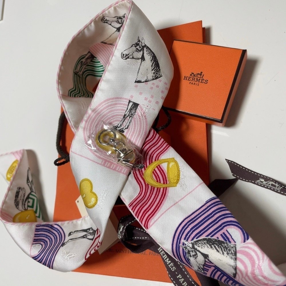 エルメス ツイリーリング ブラソン チャーム ガヴロッシュ カレ