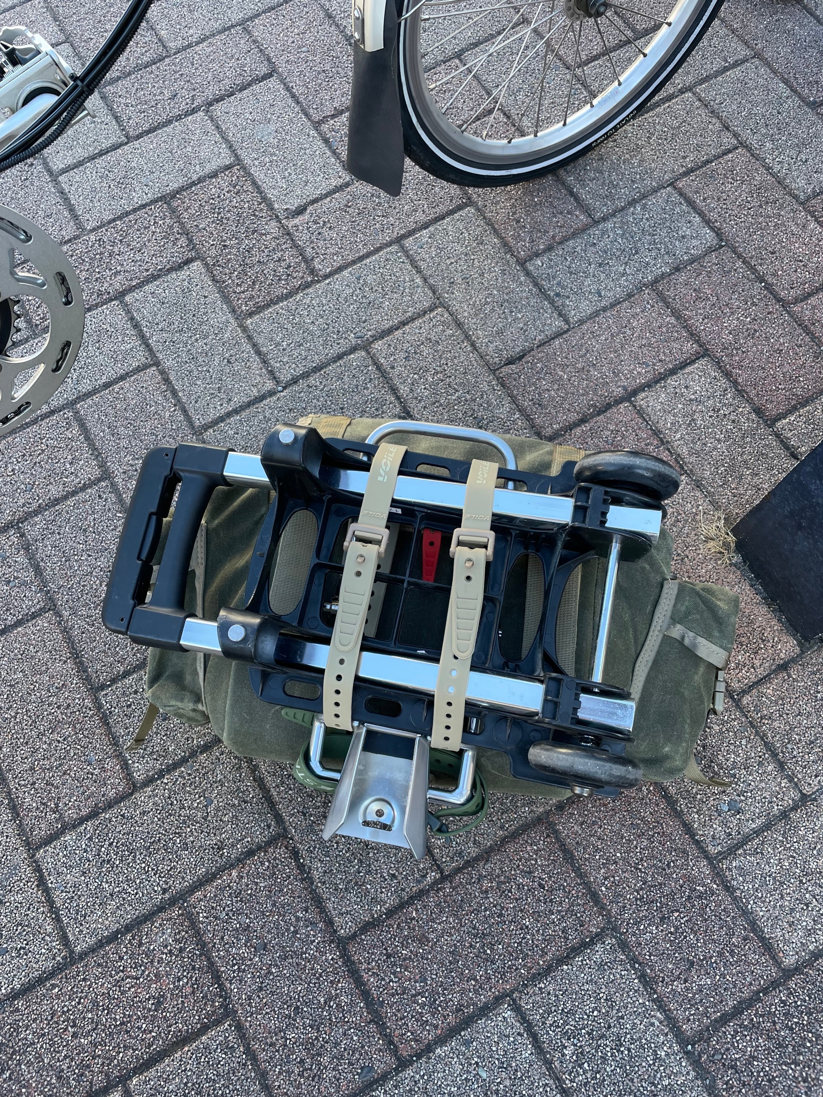 ブロンプトン(Brompton)でキャリカートを使った輪行を試してみ ブロンプトン(Brompton)でキャリカートを使った輪行を試してみ
