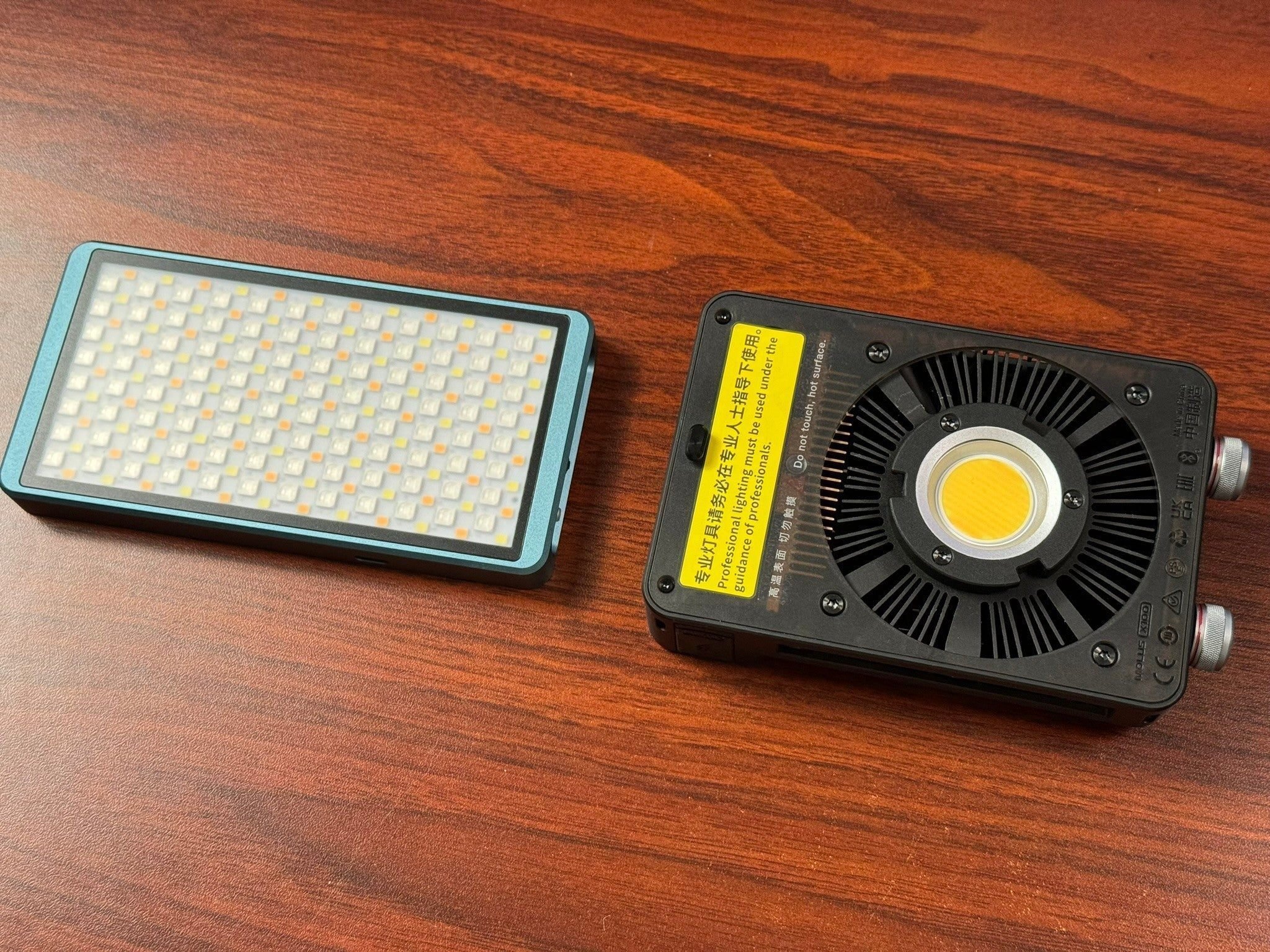 ZHIYUN MOLUS X100 純正バッテリー×3個付属 ZHIYUN MOLUS X100 PRO