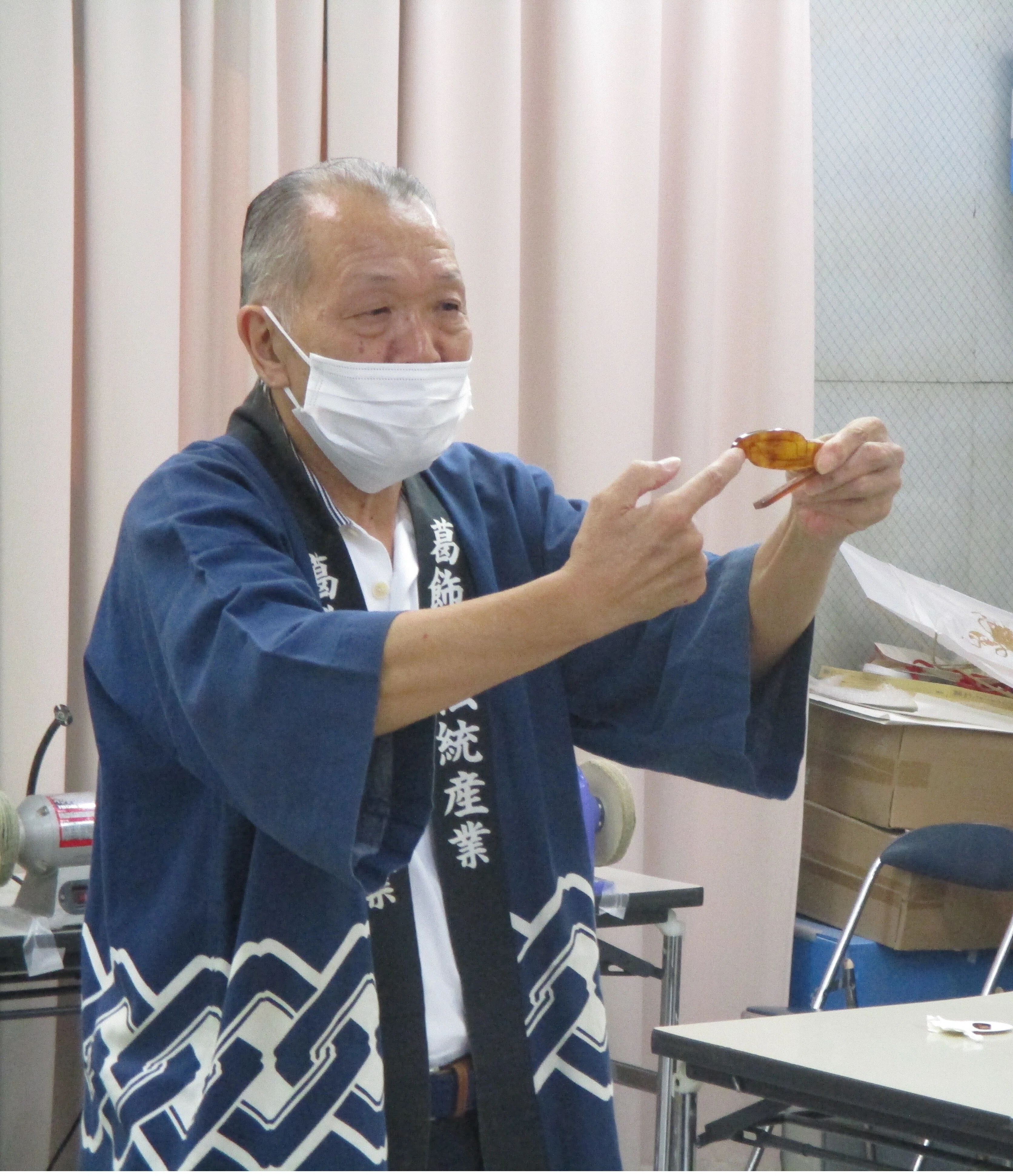 かつしかの伝統工芸「江戸べっ甲 アクセサリー教室」｜葛飾区生涯学習
