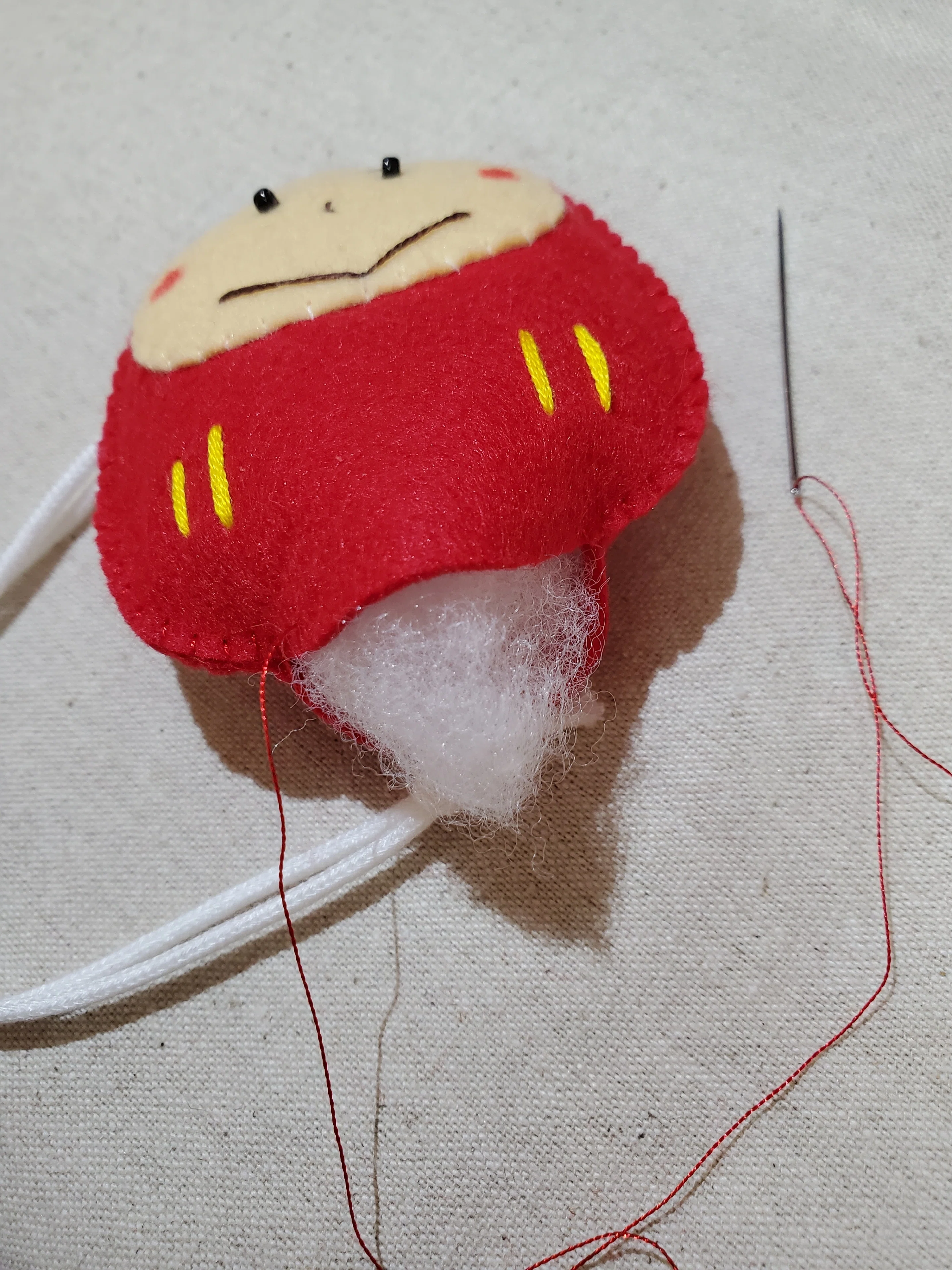 さぁちくちく作ってみよう～私のだるまさんお守りの作り方～｜コットン
