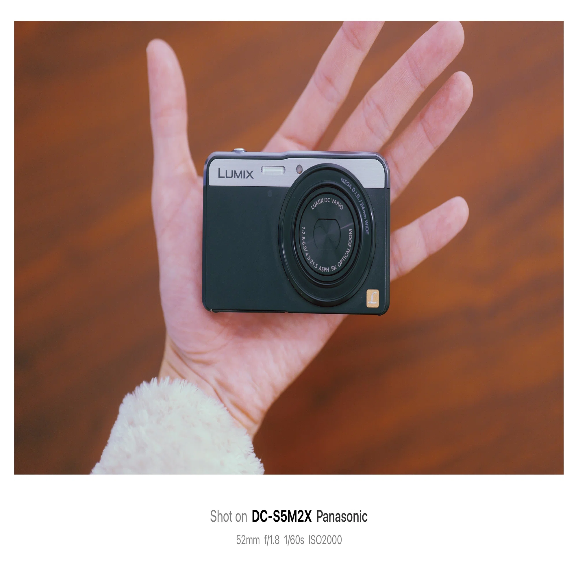 オールドコンデジの世界】超薄型カメラ LUMIX DMC-XS3｜鈴木ユートピア