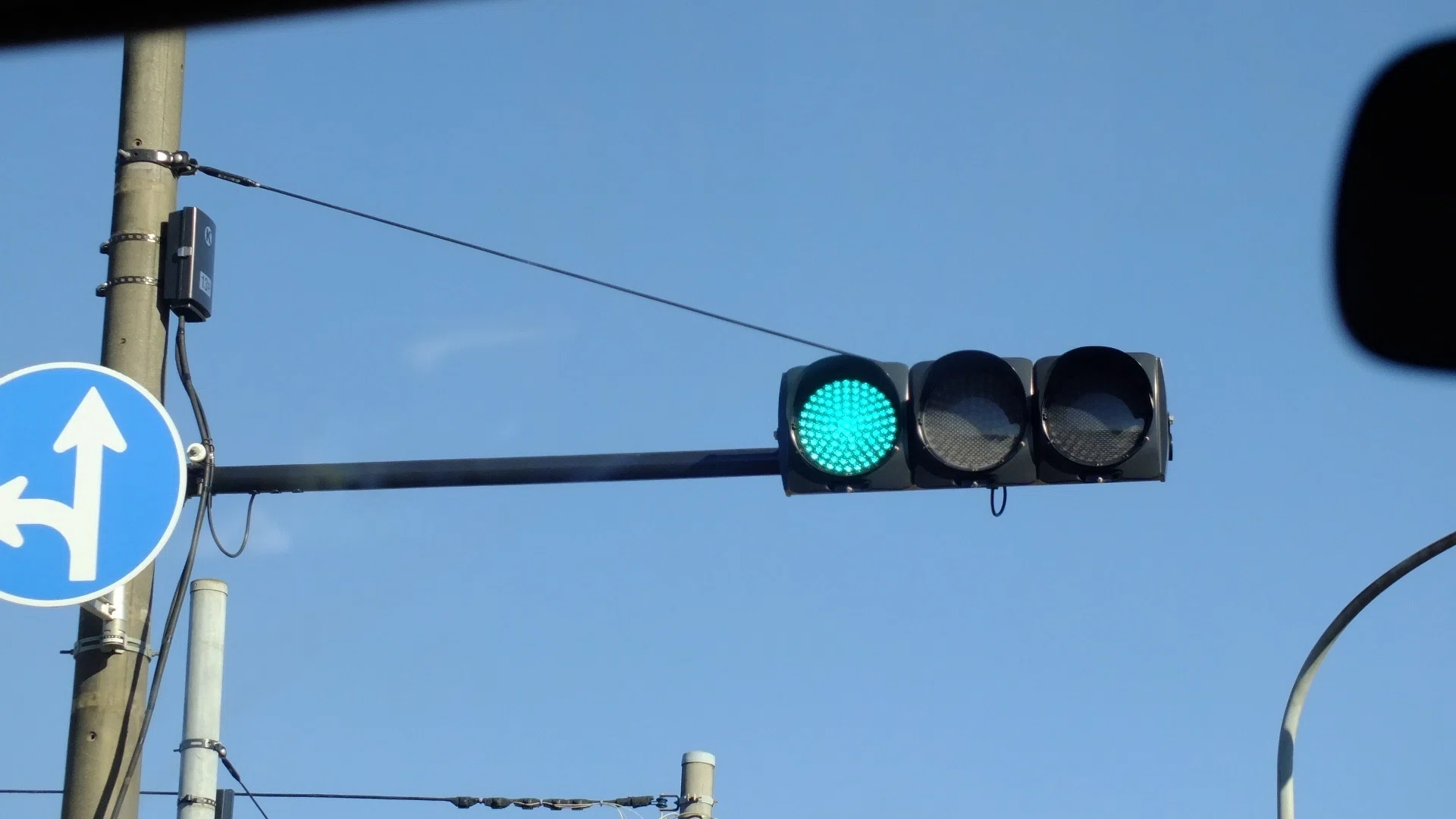 信号電材　LEDレンズユニット　青色 西多摩郡瑞穂町箱根ケ崎にあるグレー塗装とホワイト塗装の信号電材薄型